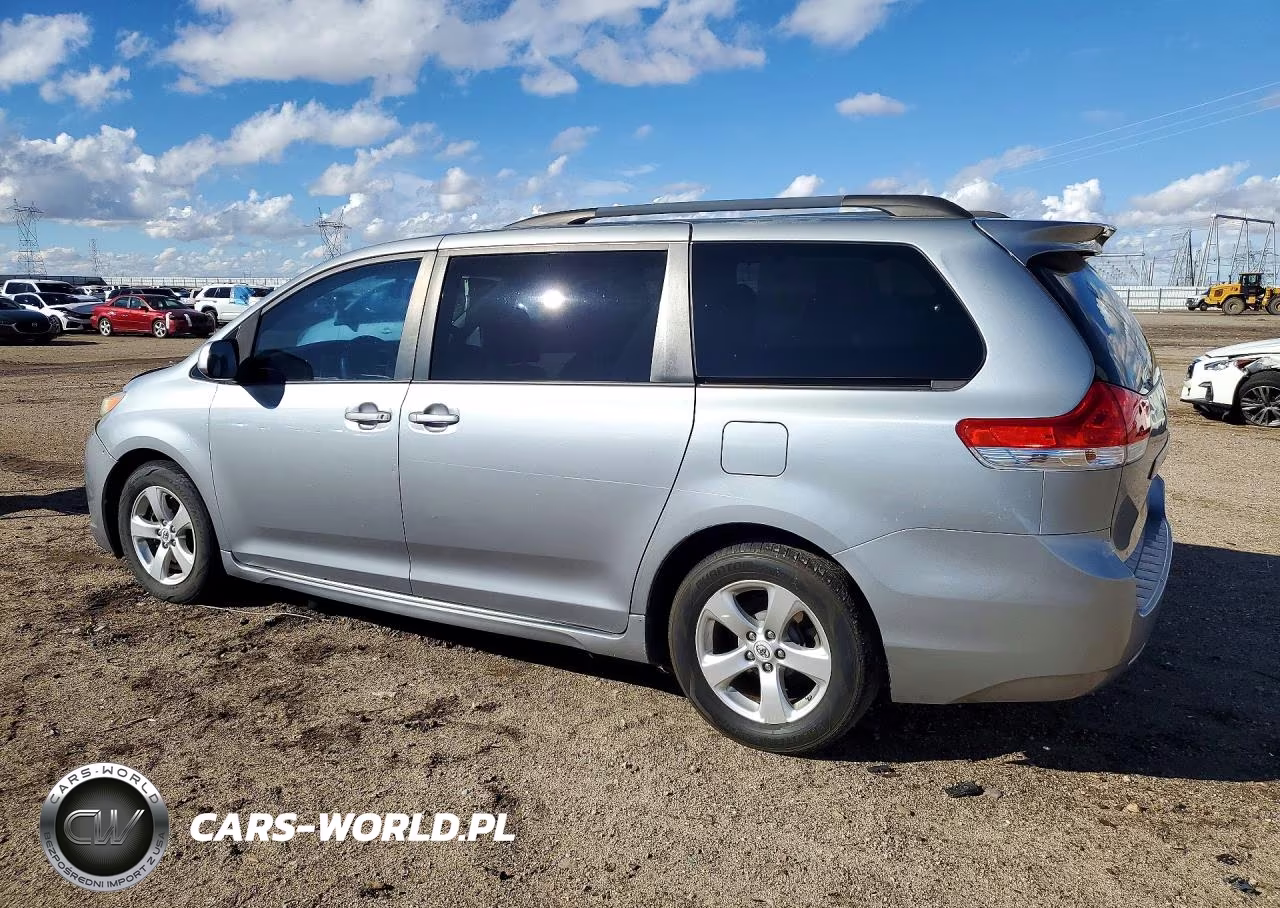 2011 Toyota Sienna Le VIN:5TDKK3DC4BS134972 - 2