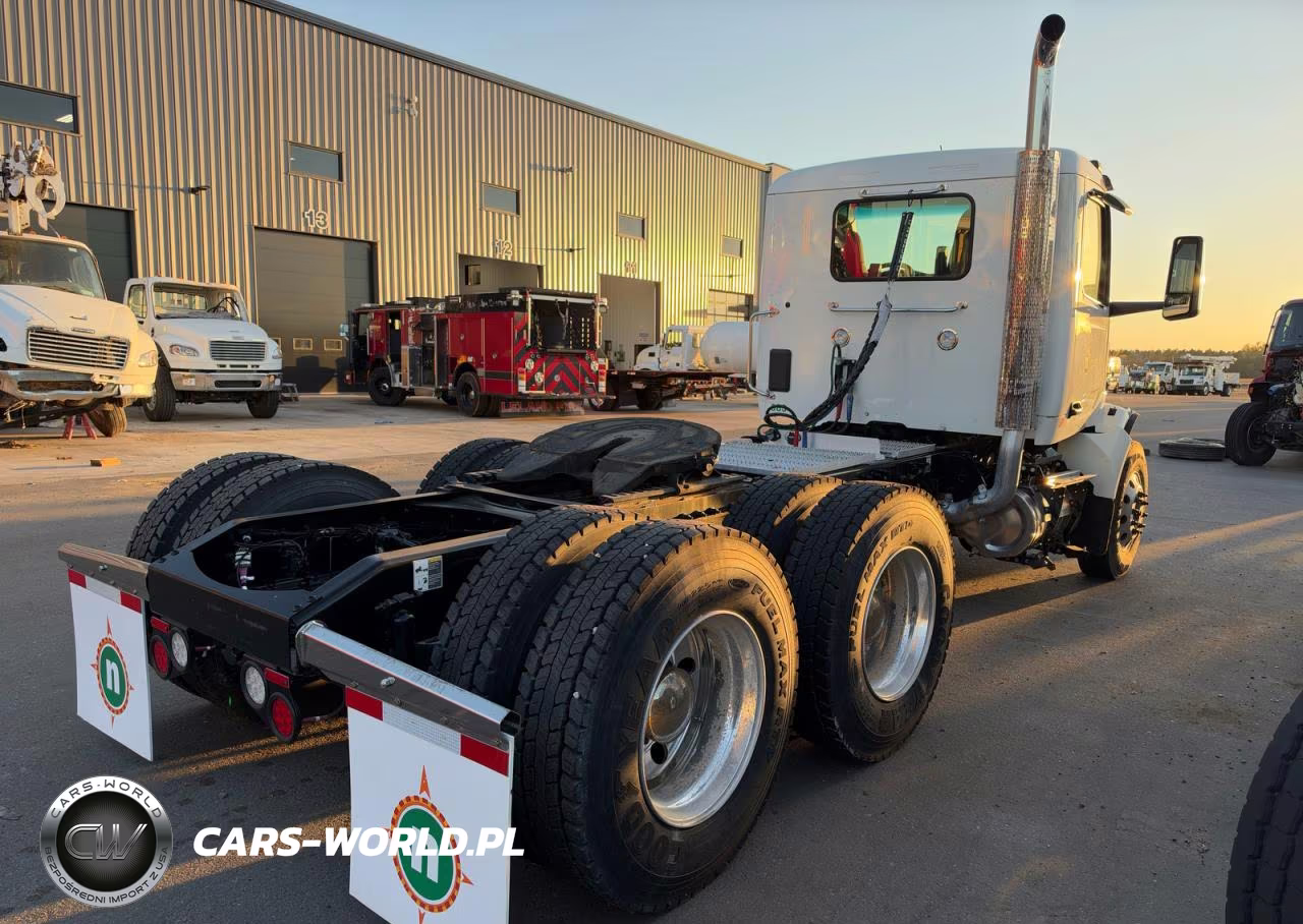 2025 Peterbilt 579 Semi Truck VIN:1XPBDP9X3SD755627 - 4