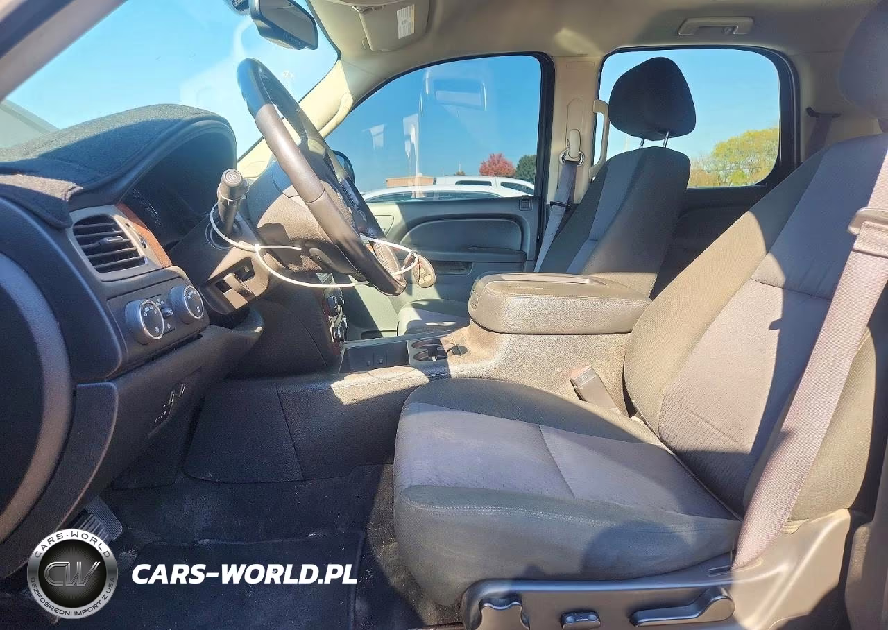 2013 Chevrolet Tahoe Ls VIN:1GNSKAE02DR367198 - 7