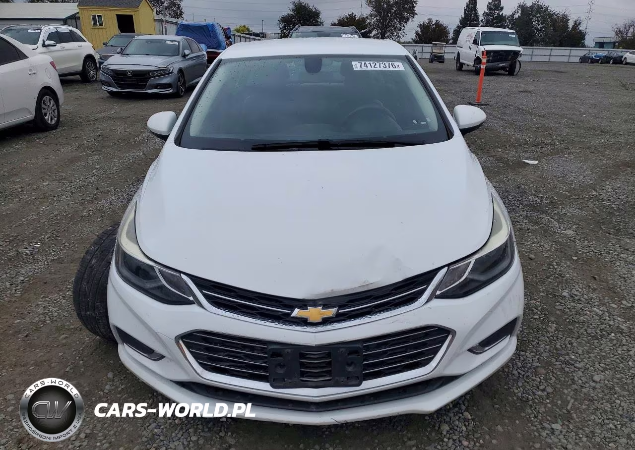 2018 Chevrolet Cruze Premier VIN:1G1BF5SM1J7102798 - 5