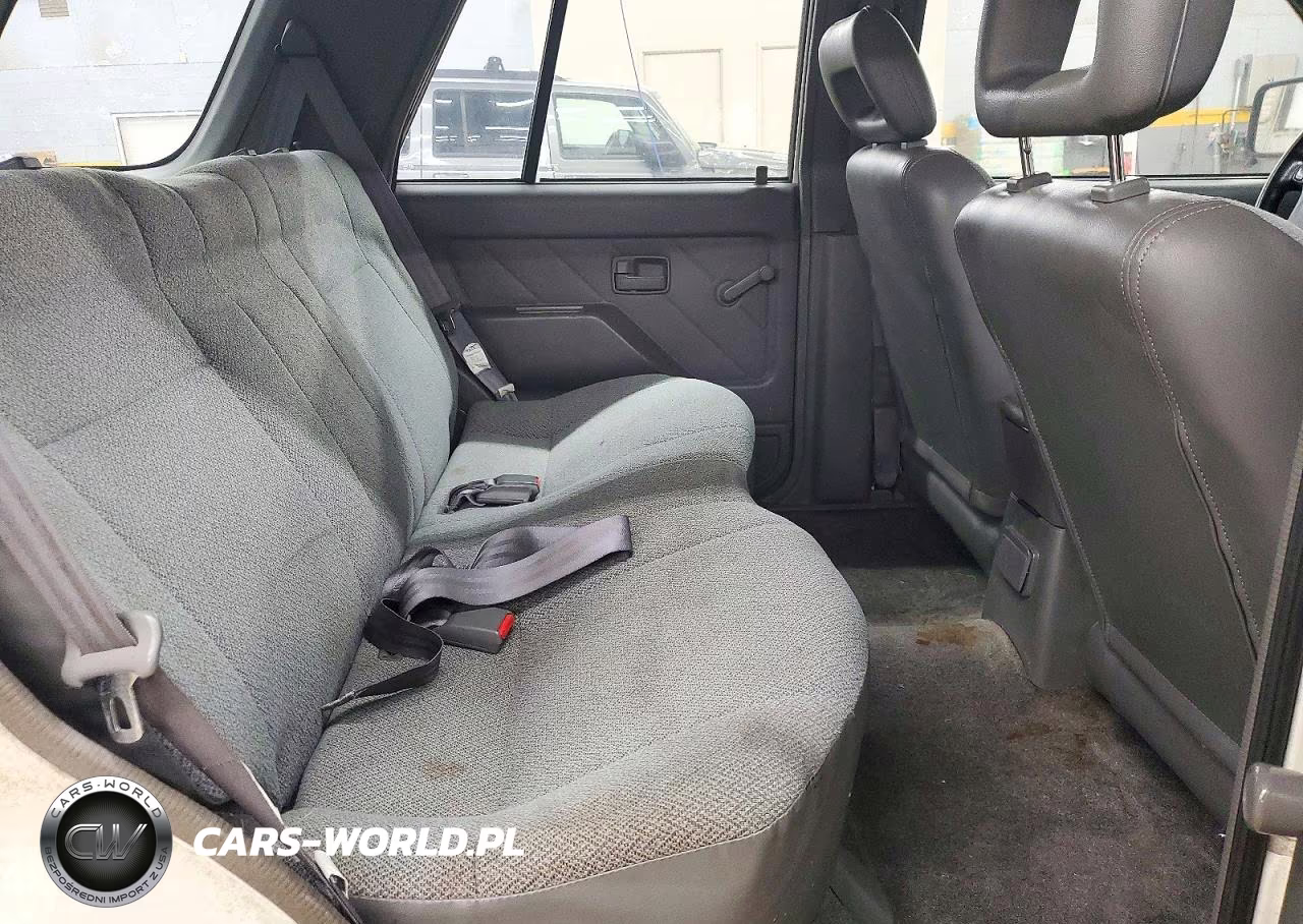 1996 Isuzu Rodeo S VIN:4S2CK58V9T4330127 - 11