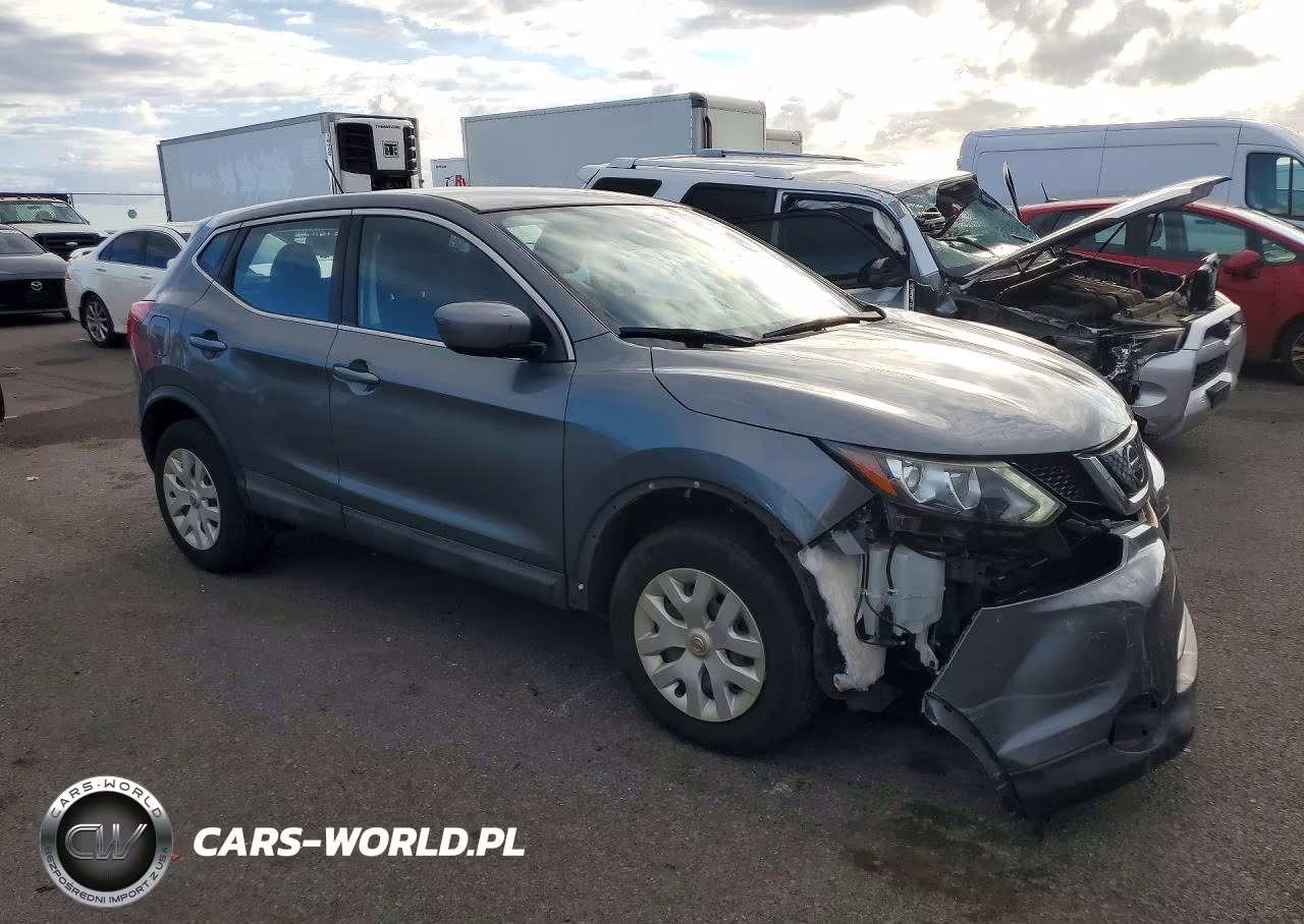2018 Nissan Rogue Sport S VIN:JN1BJ1CP4JW151347 - 4