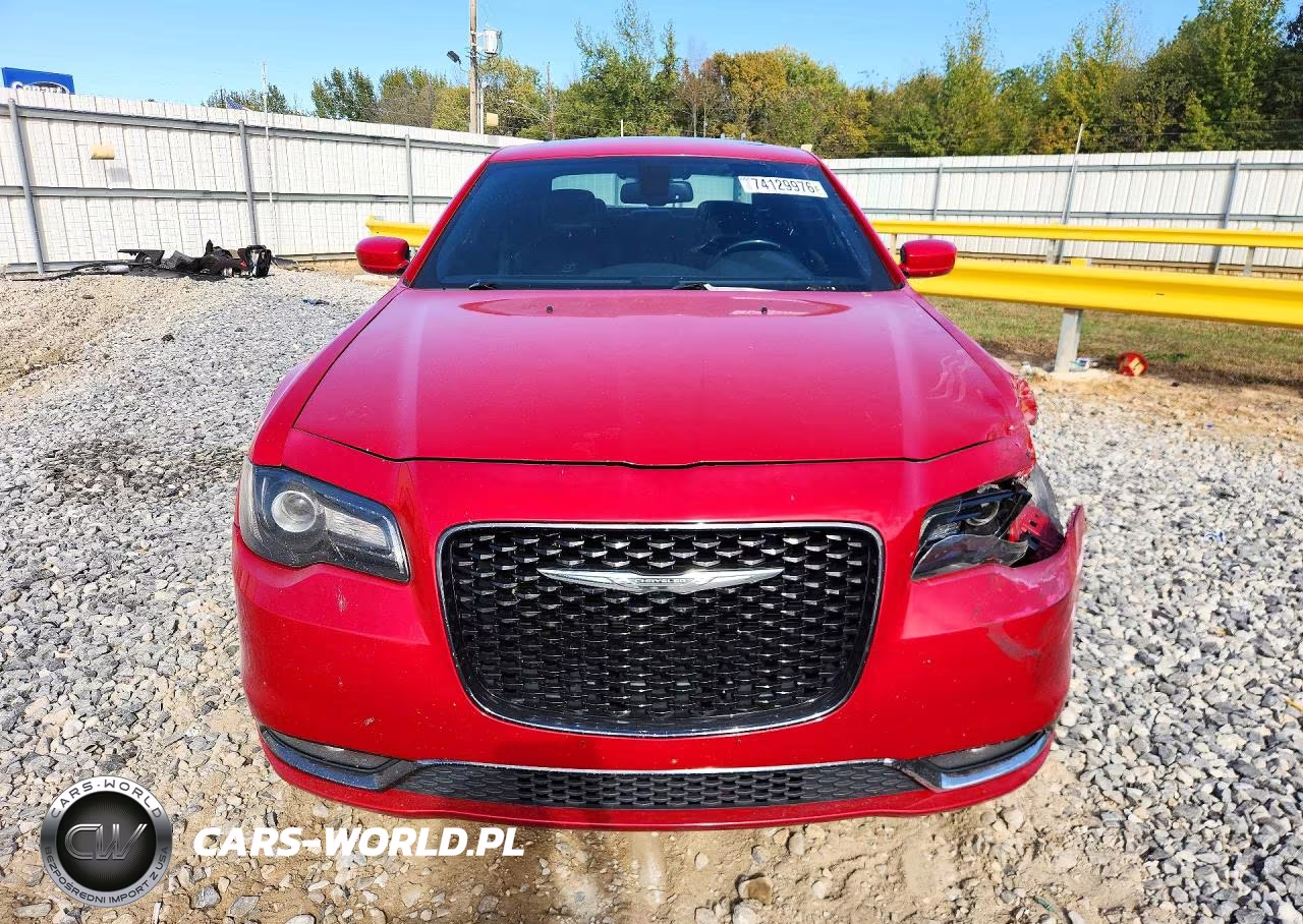 2016 Chrysler 300 S VIN:2C3CCAGG3GH182736 - 5