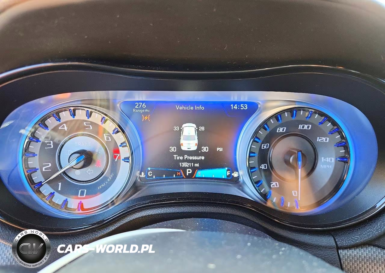 2016 Chrysler 300 S VIN:2C3CCAGG3GH182736 - 9
