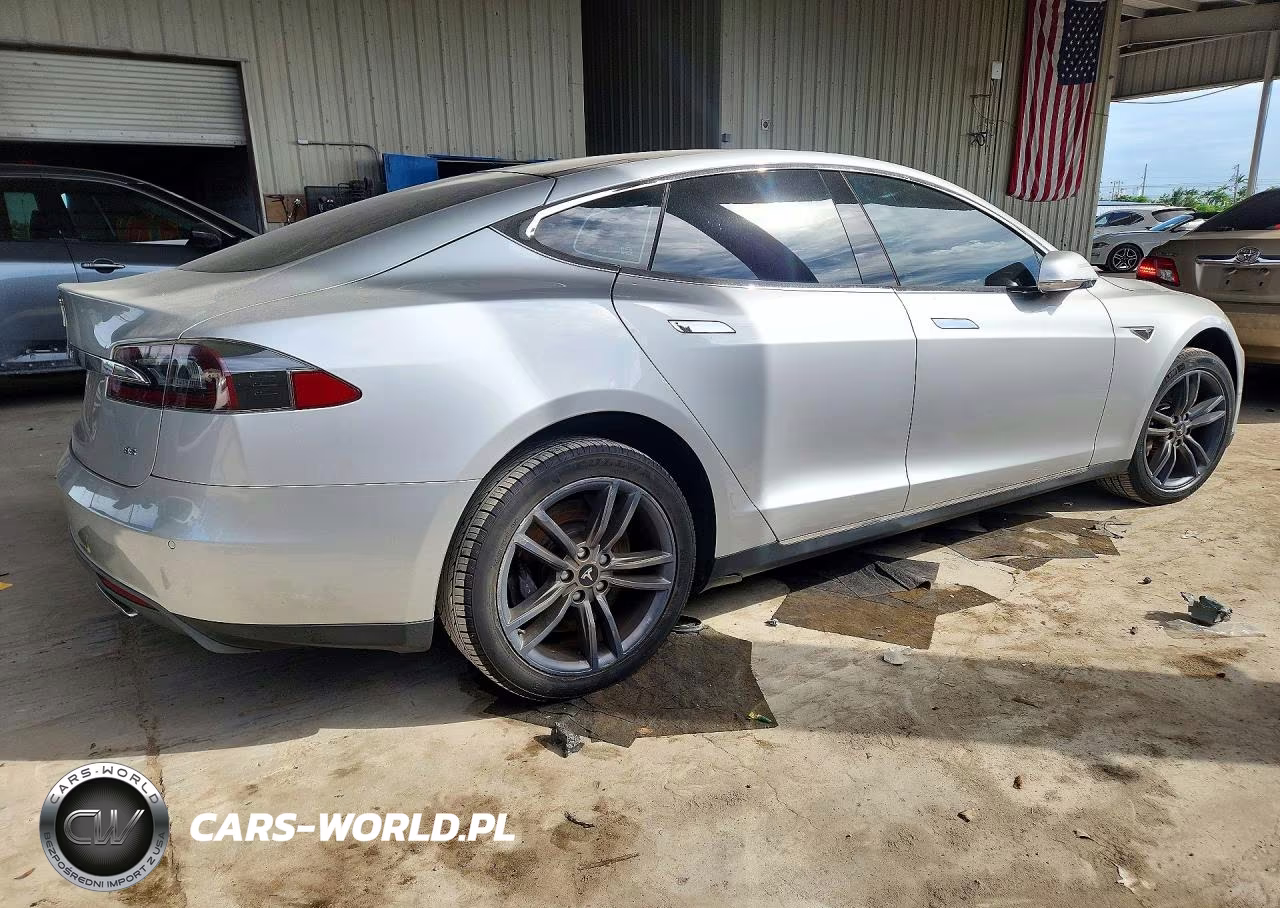 2014 Tesla Model S P85 VIN:5YJSA1H1XEFP28586 - 3