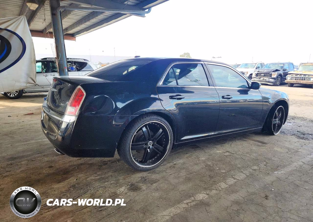 2014 Chrysler 300 VIN:2C3CCAAG3EH132599 - 3