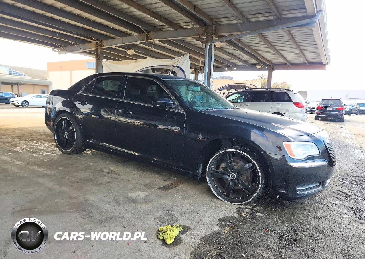 2014 Chrysler 300 VIN:2C3CCAAG3EH132599 - 4
