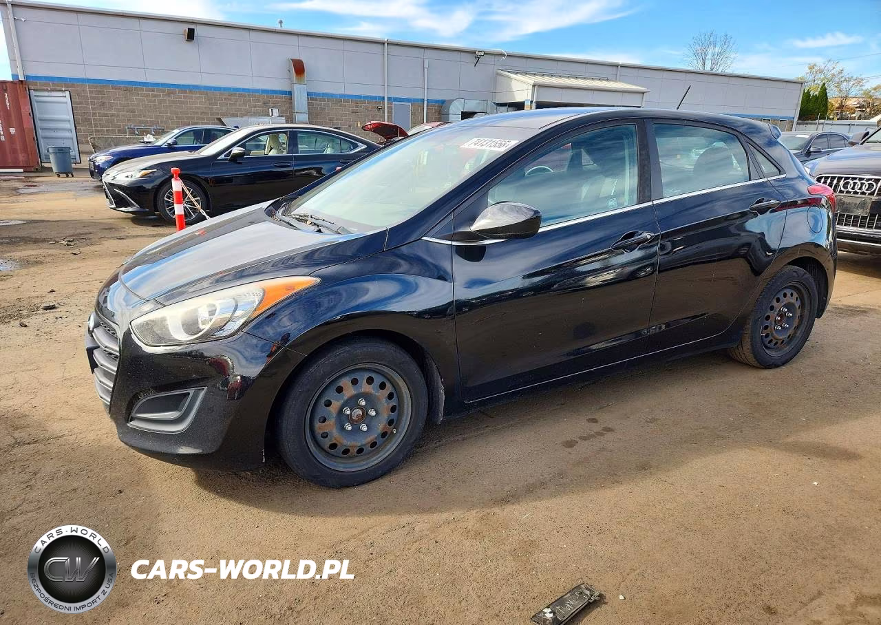 2017 Hyundai Elantra Gt Base – zdjęcie 1 z 12