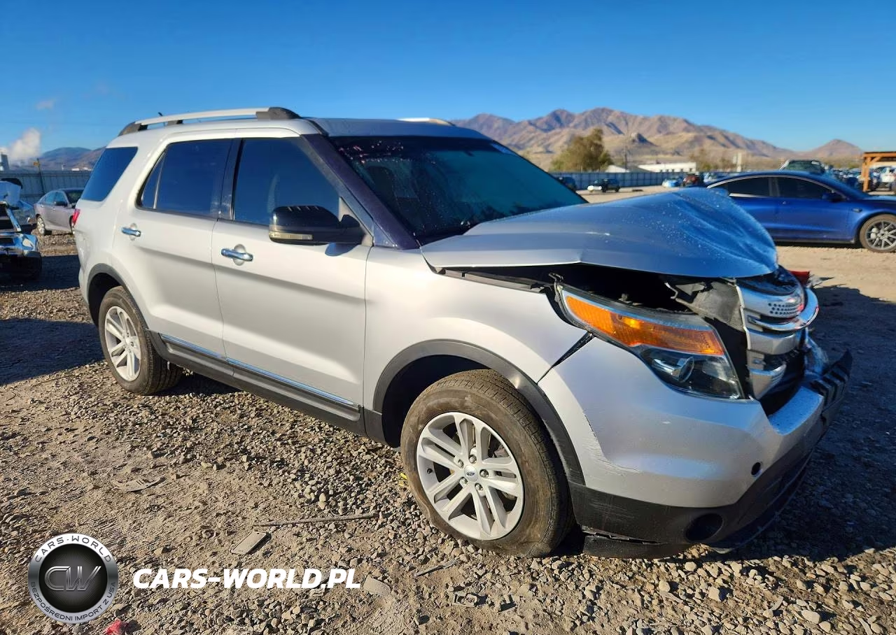 2011 Ford Explorer Xlt VIN:1FMHK8D83BGA15643 - 4