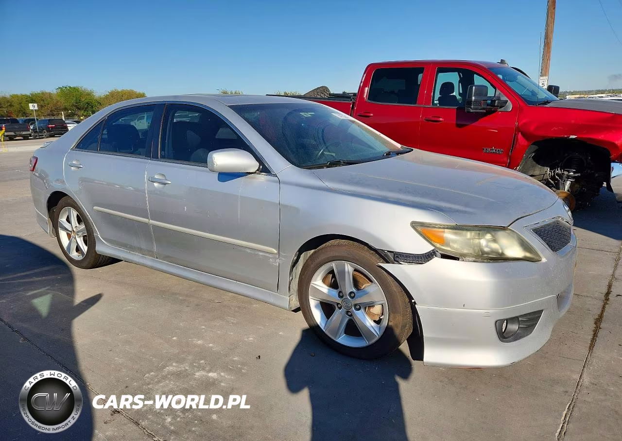 2010 Toyota Camry Se VIN:4T1BF3EK8AU015712 - 4