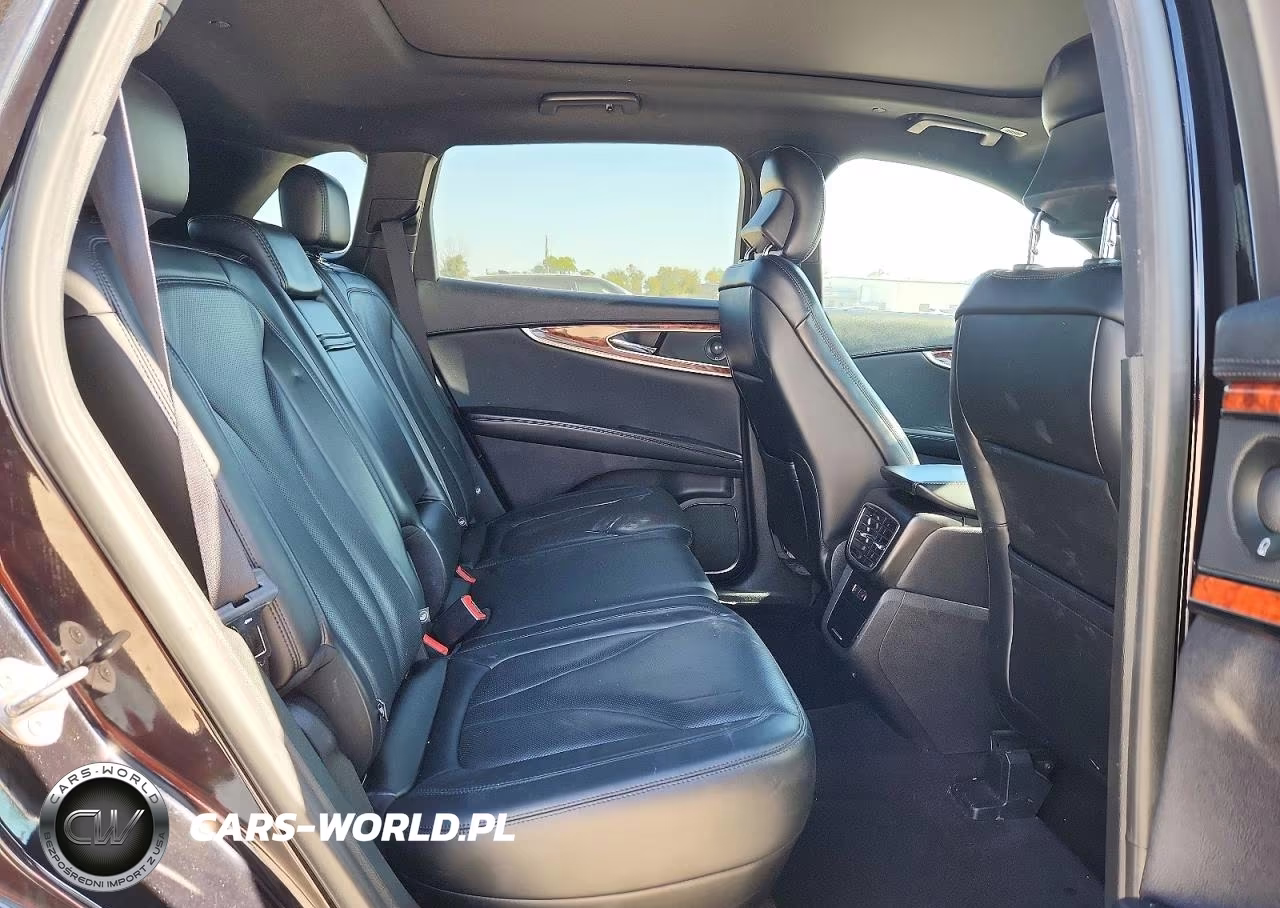 2019 Lincoln Nautilus Reserve VIN:2LMPJ8L93KBL39793 - 11
