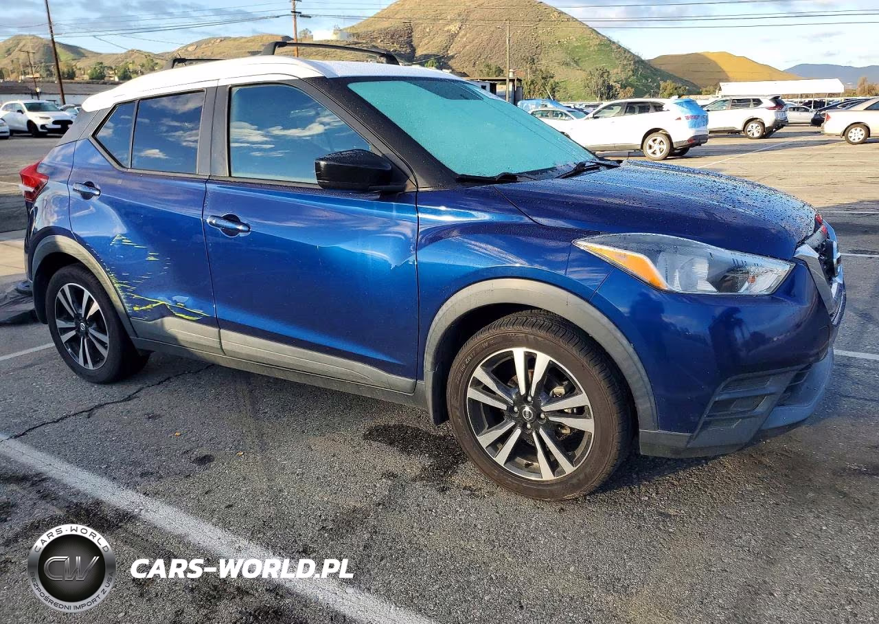 2019 Nissan Kicks Sv VIN:3N1CP5CU4KL516195 - 4