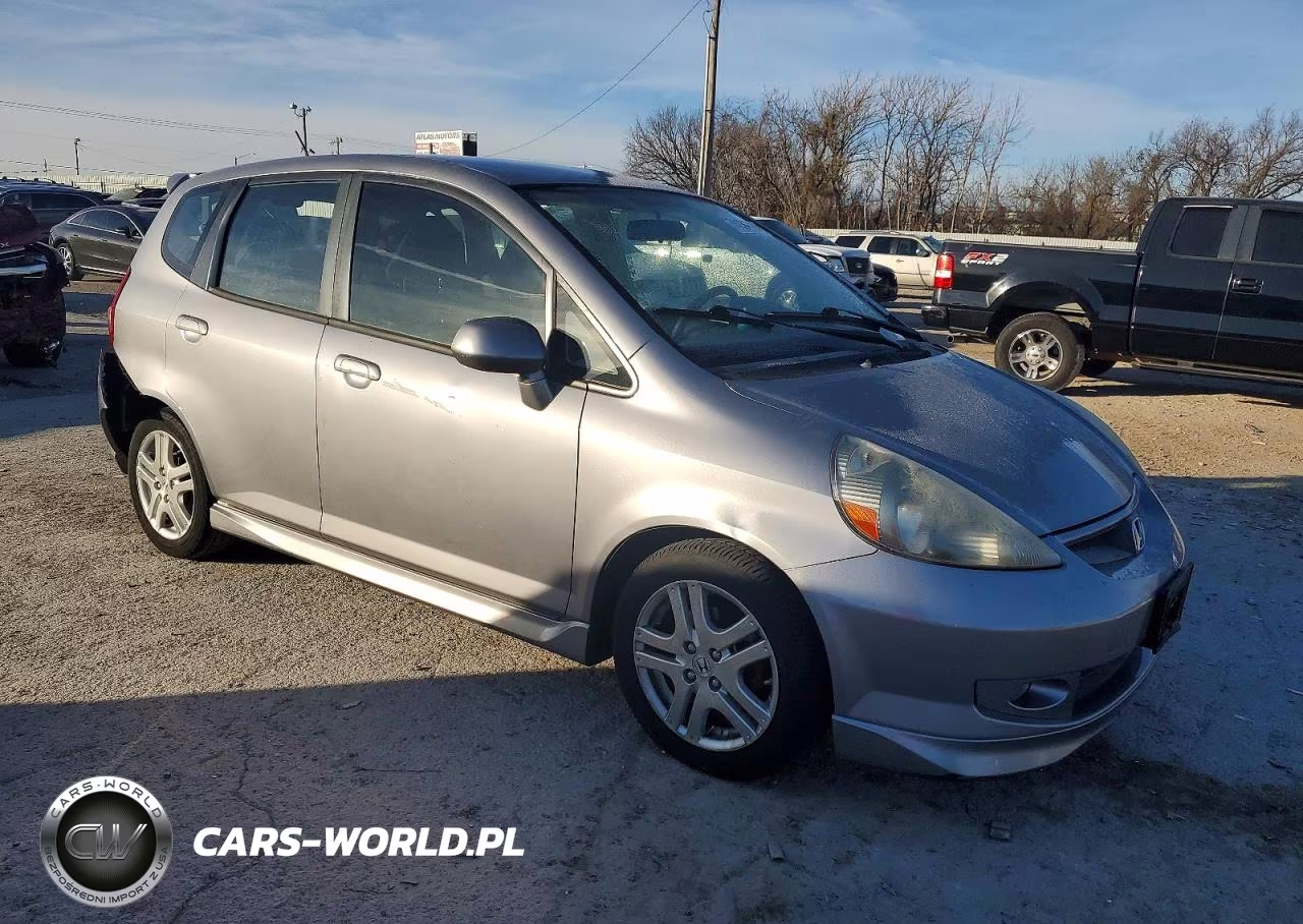 2008 Honda Fit Sport VIN:JHMGD38628S043220 - 4