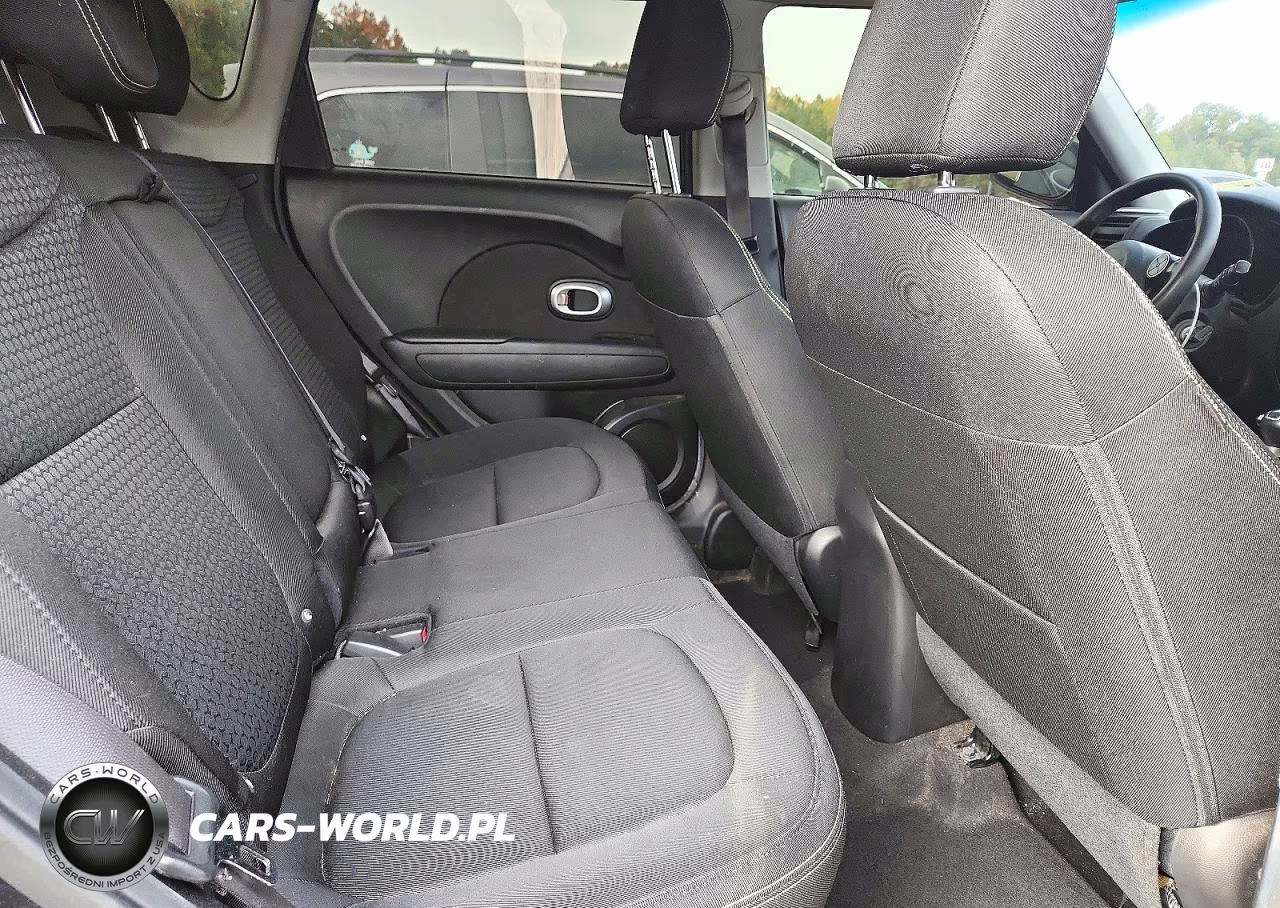 2016 Kia Soul + VIN:KNDJP3A56G7247696 - 11