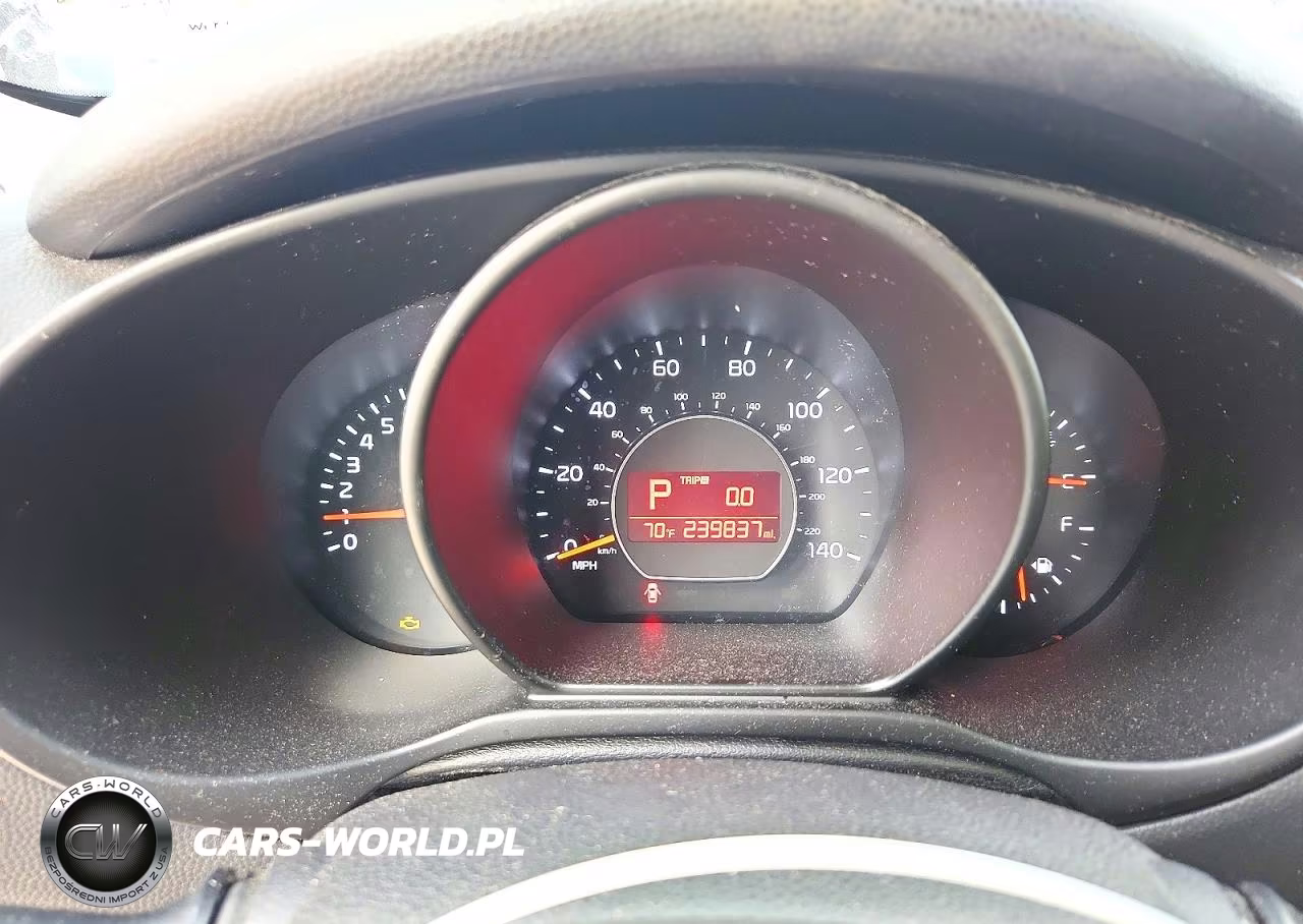 2016 Kia Soul + VIN:KNDJP3A56G7247696 - 9