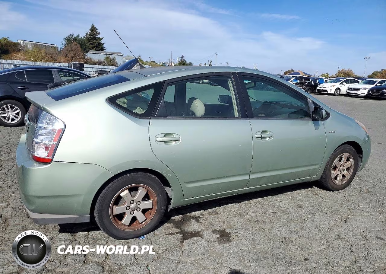 2008 Toyota Prius Base VIN:JTDKB20U383343543 - 3