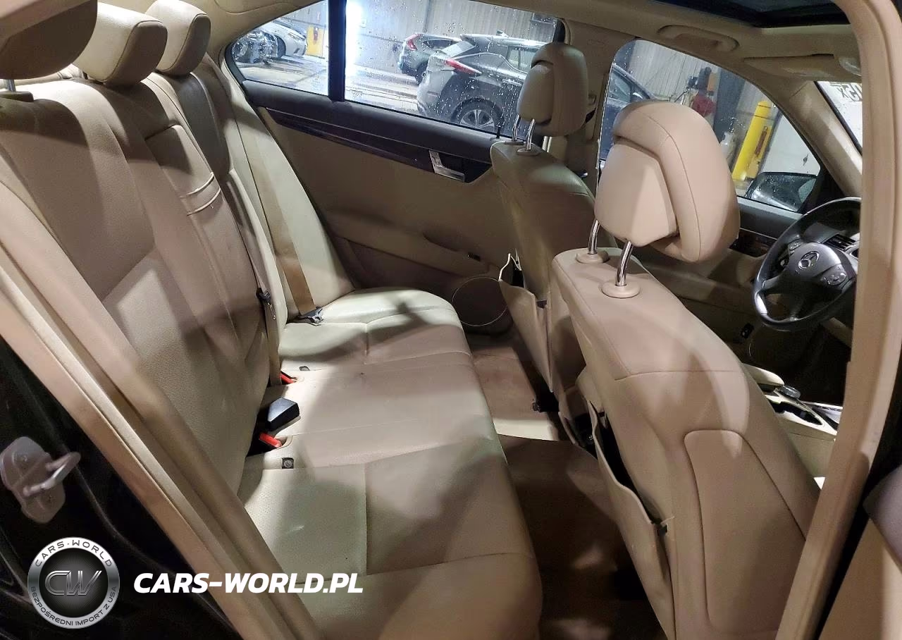 2010 Mercedes-Benz C 300 VIN:WDDGF5EB2AR107011 - 10