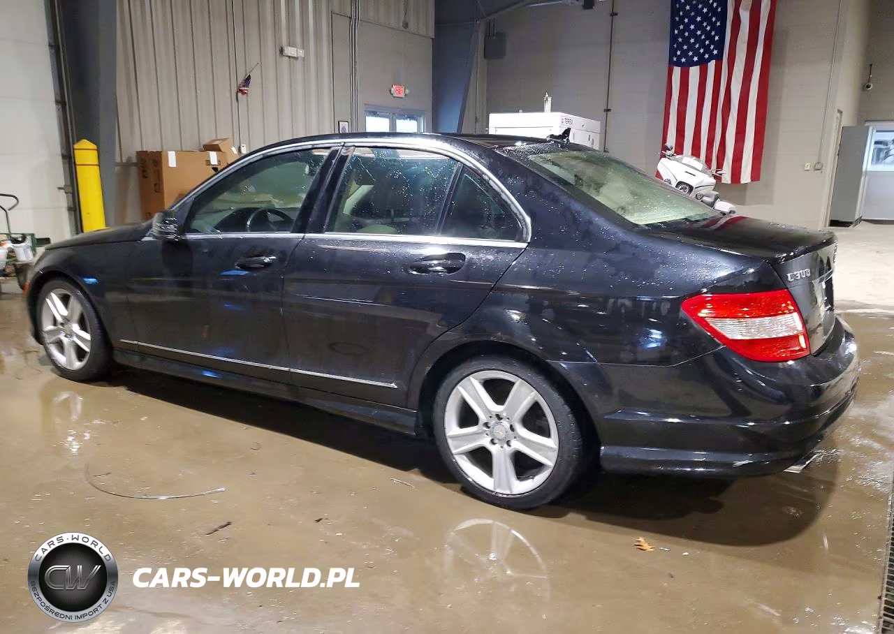 2010 Mercedes-Benz C 300 VIN:WDDGF5EB2AR107011 - 2