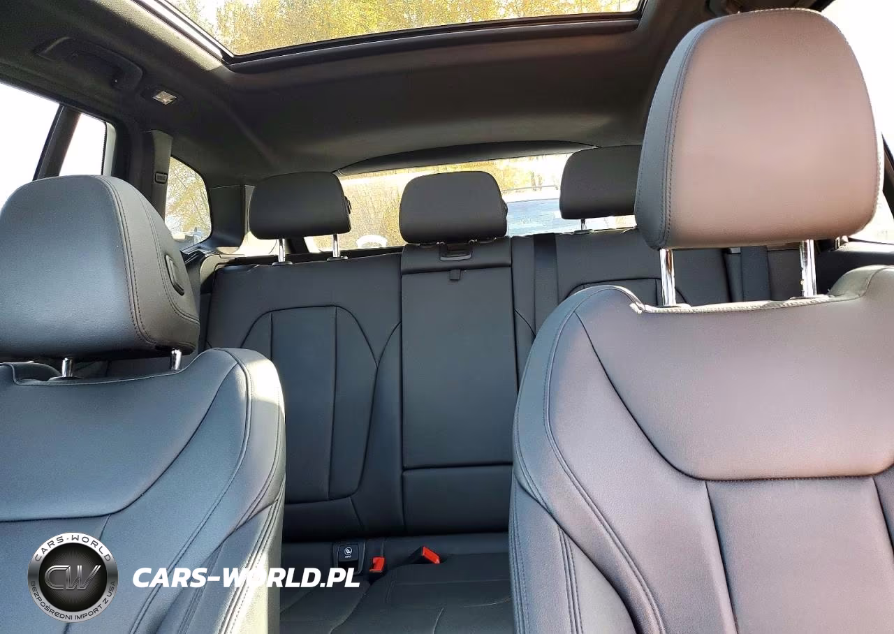 2019 BMW X3 xDrive30I VIN:5UXTR9C52KLE11658 - 10
