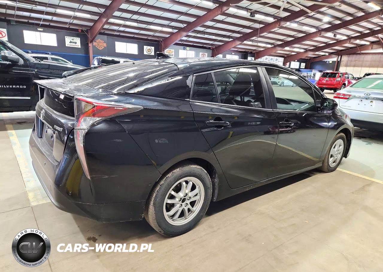 2018 Toyota Prius Two VIN:JTDKBRFU1J3076313 - 3
