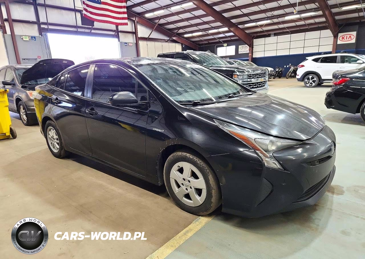 2018 Toyota Prius Two VIN:JTDKBRFU1J3076313 - 4