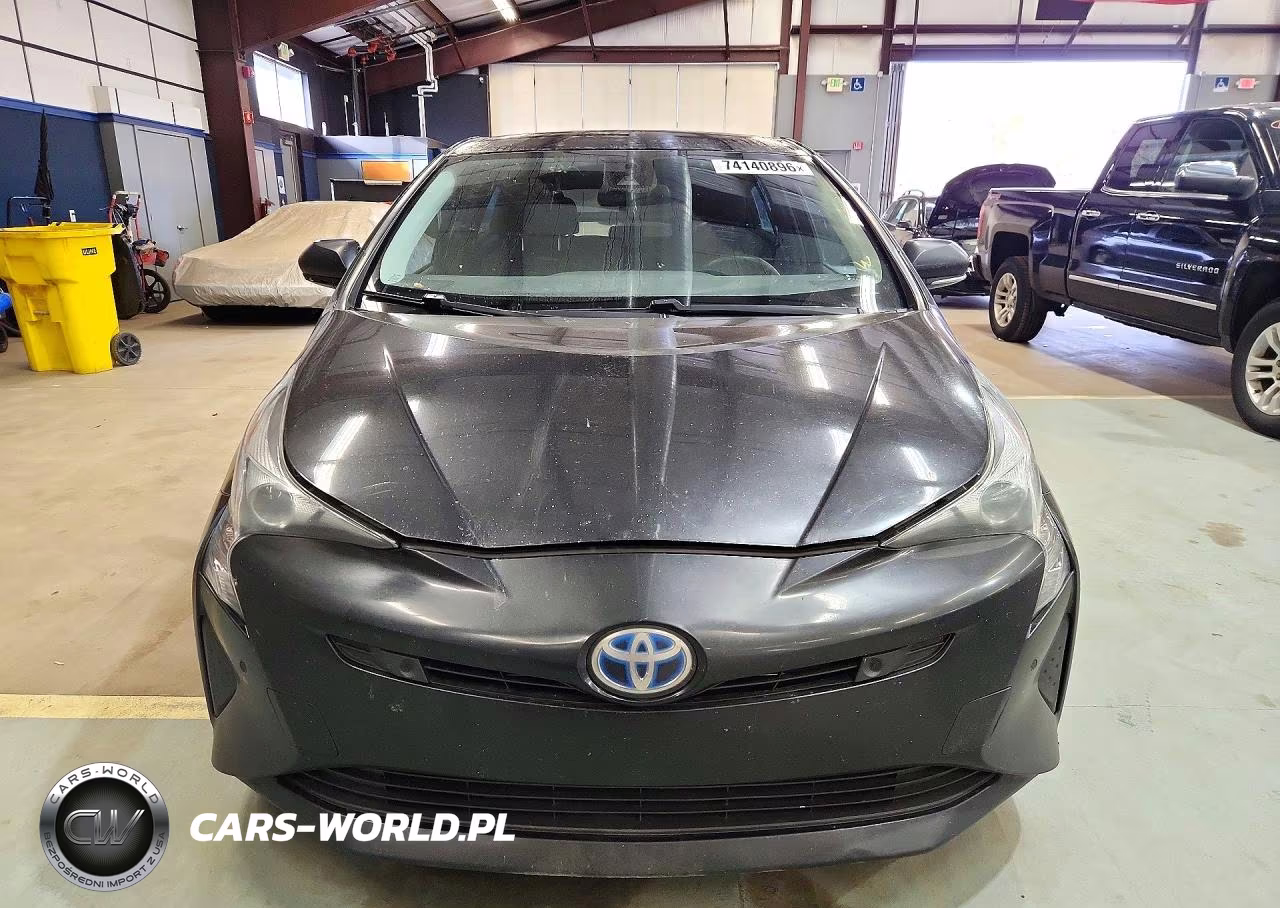 2018 Toyota Prius Two VIN:JTDKBRFU1J3076313 - 5