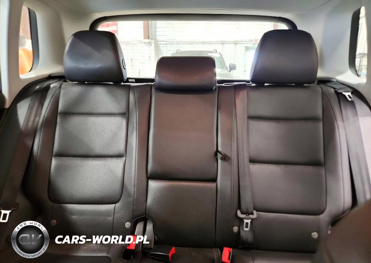 2016 Volkswagen Tiguan S VIN:WVGAV7AX1GW512993 - 10