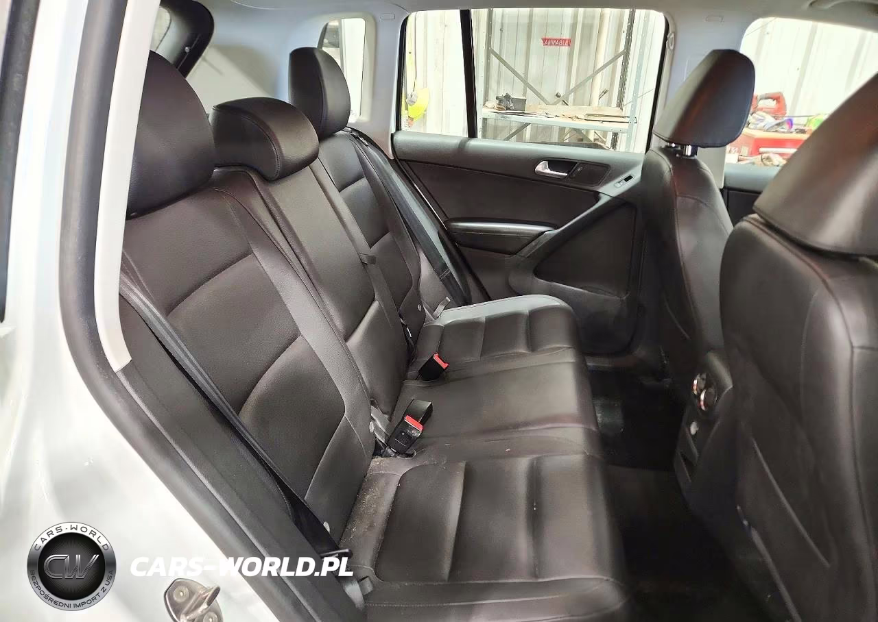 2016 Volkswagen Tiguan S VIN:WVGAV7AX1GW512993 - 11