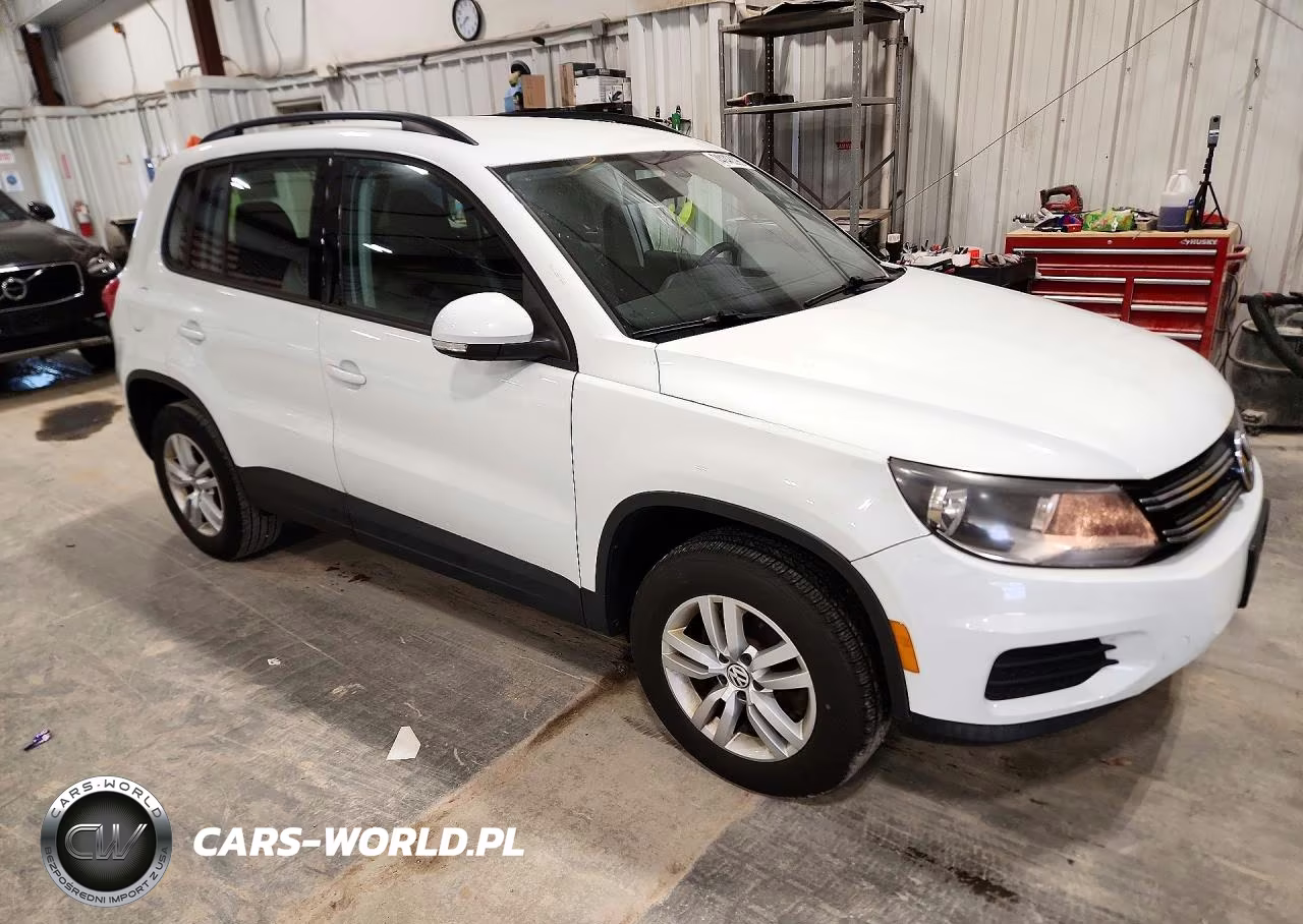 2016 Volkswagen Tiguan S VIN:WVGAV7AX1GW512993 - 4