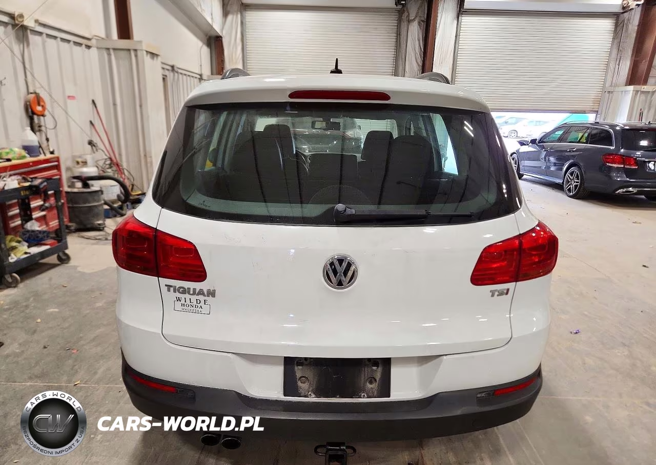 2016 Volkswagen Tiguan S VIN:WVGAV7AX1GW512993 - 6
