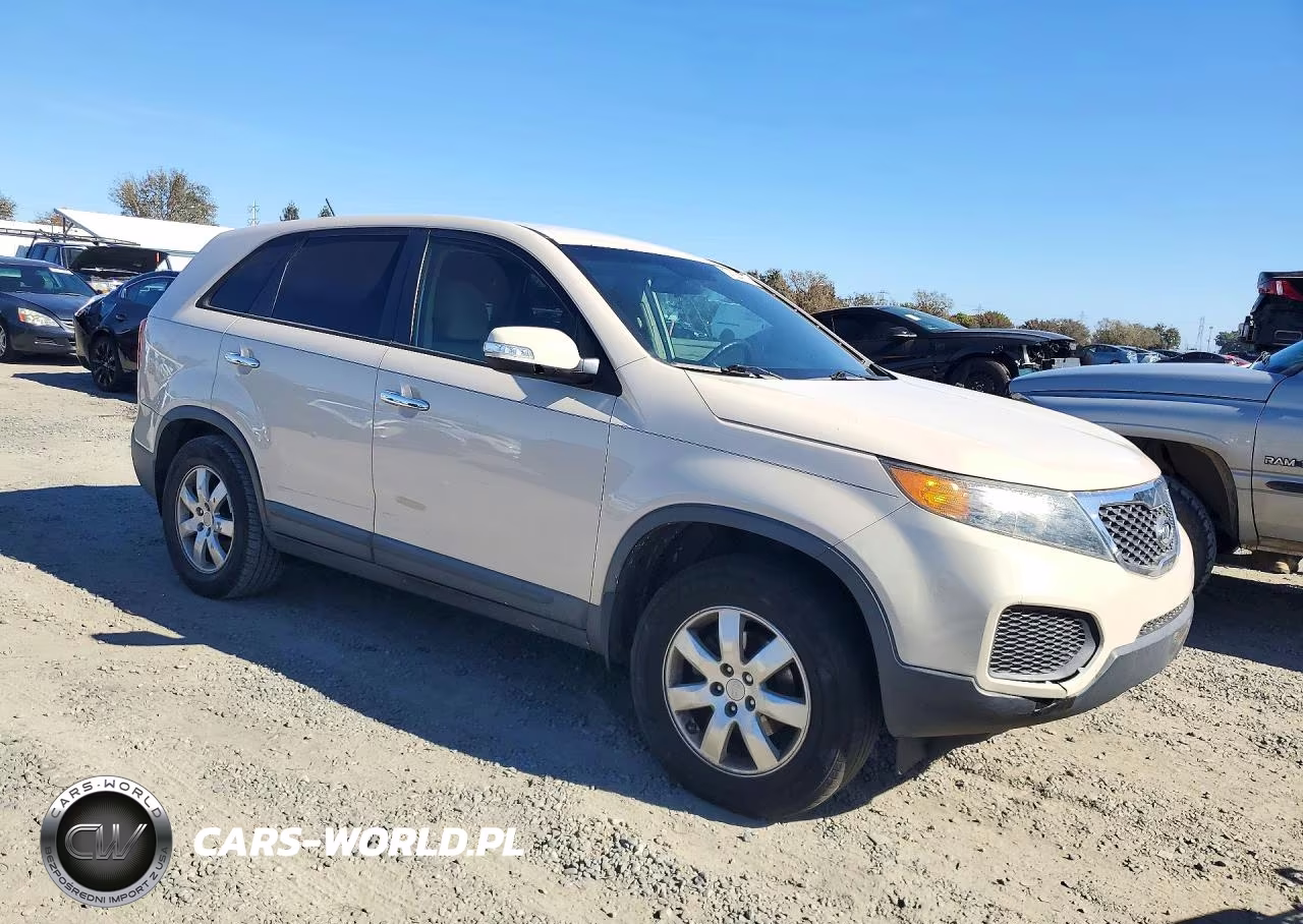 2011 Kia Sorento Lx VIN:5XYKT3A14BG041432 - 4