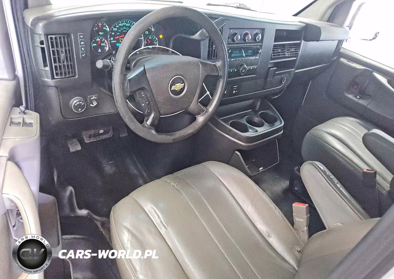 2015 Chevrolet Express G2500 VIN:1GCWGFCF1F1232456 - 8
