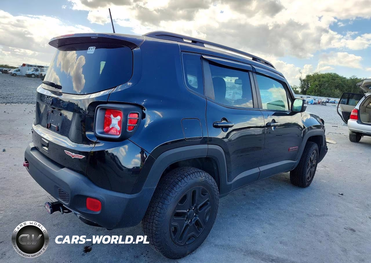 2018 Jeep Renegade Trailhawk VIN:ZACCJBCBXJPH58345 - 3