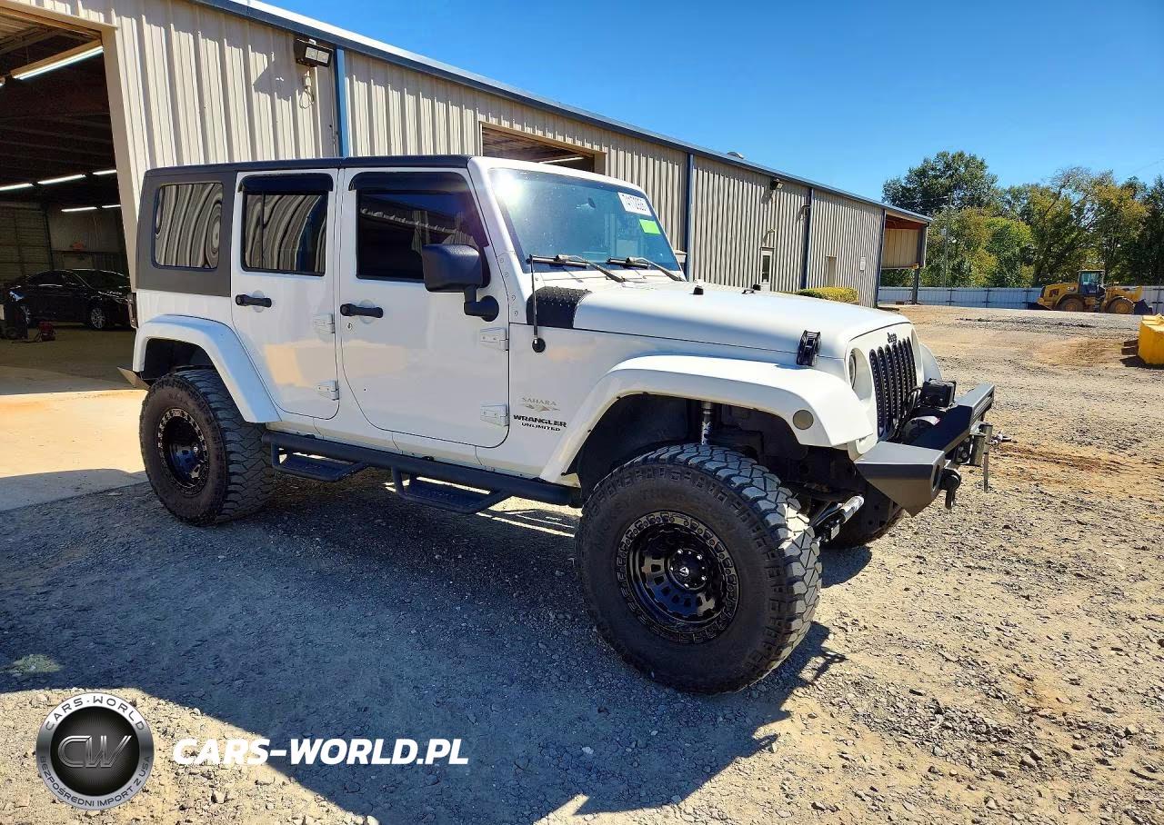 2010 Jeep Wrangler Unlimited Sahara VIN:1J4BA5H15AL196527 - 4