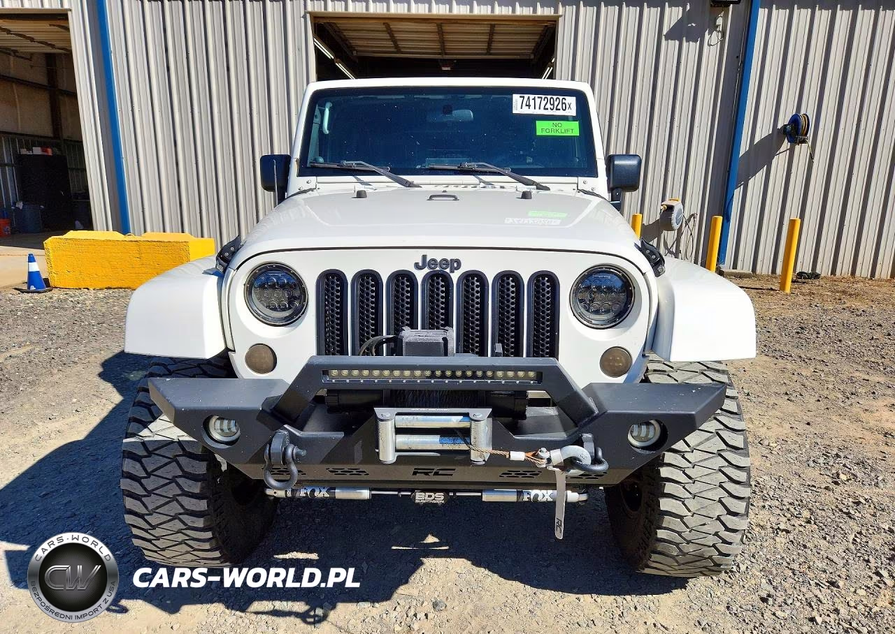 2010 Jeep Wrangler Unlimited Sahara VIN:1J4BA5H15AL196527 - 5