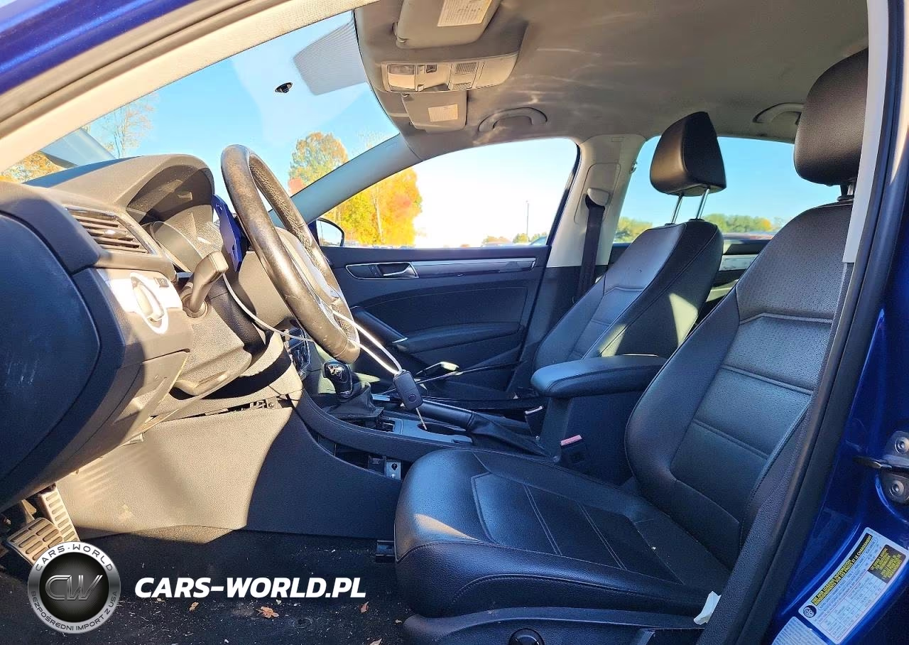 2017 Volkswagen Passat R-Line VIN:1VWDT7A32HC020199 - 7