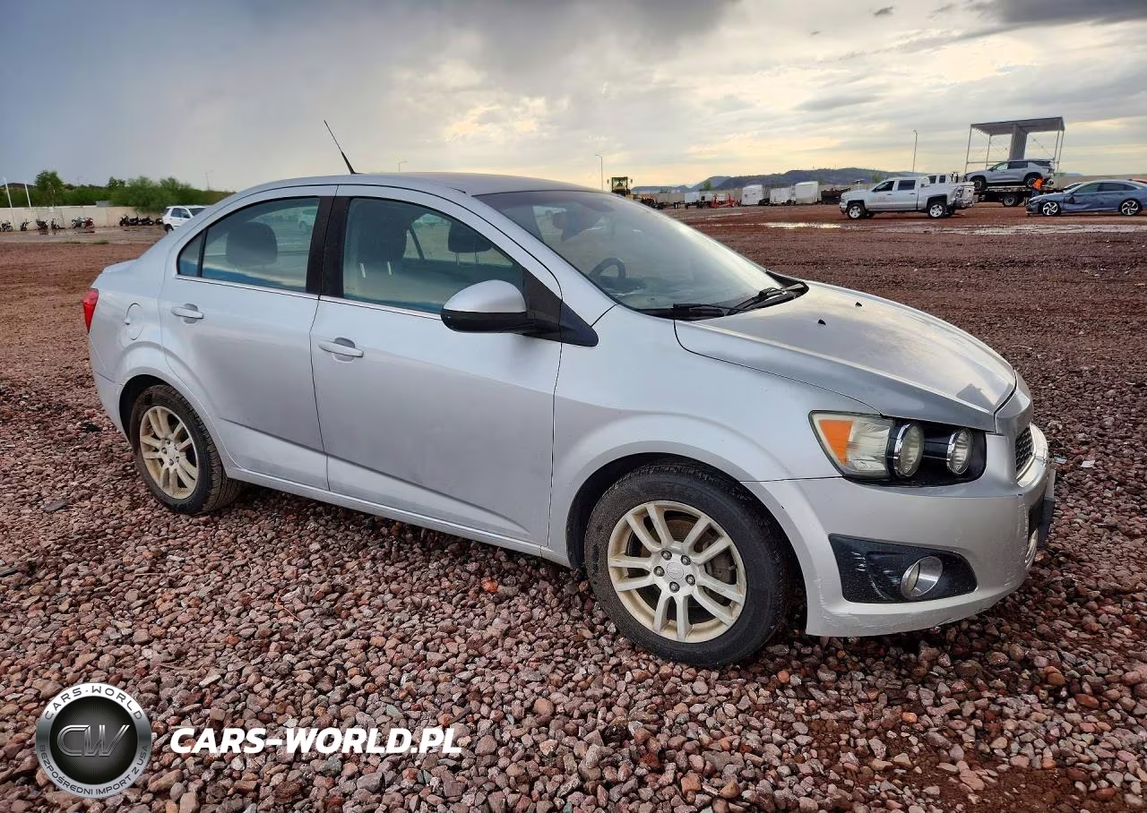 2013 Chevrolet Sonic Lt VIN:1G1JC5SH4D4237920 - 4