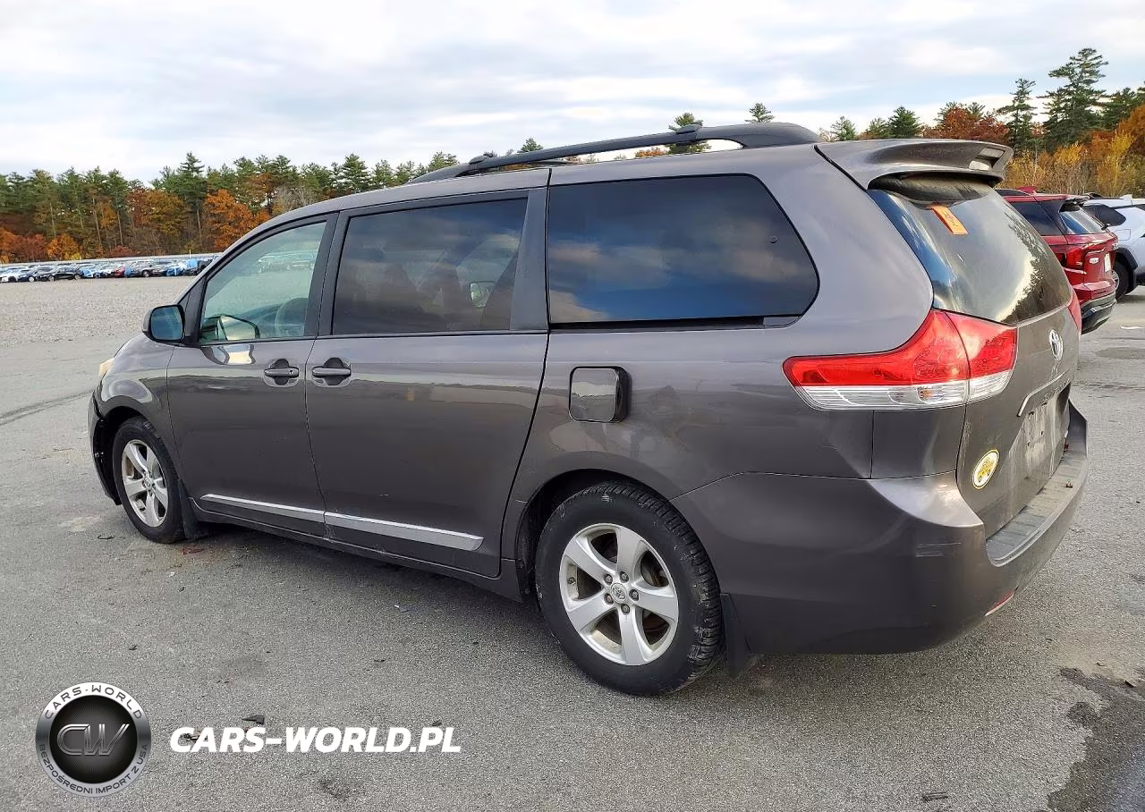 2012 Toyota Sienna Le VIN:5TDKK3DC8CS254033 - 2