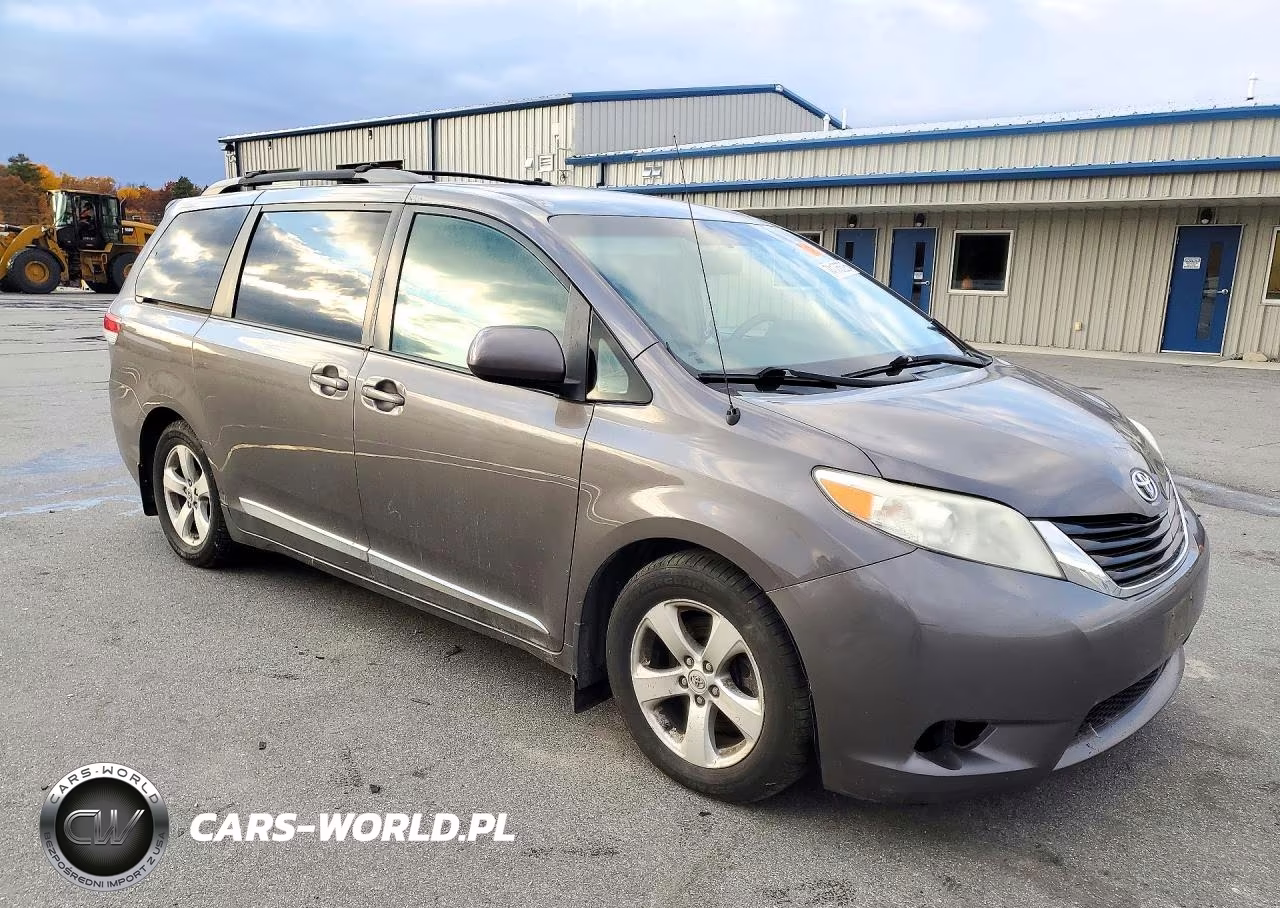 2012 Toyota Sienna Le VIN:5TDKK3DC8CS254033 - 4