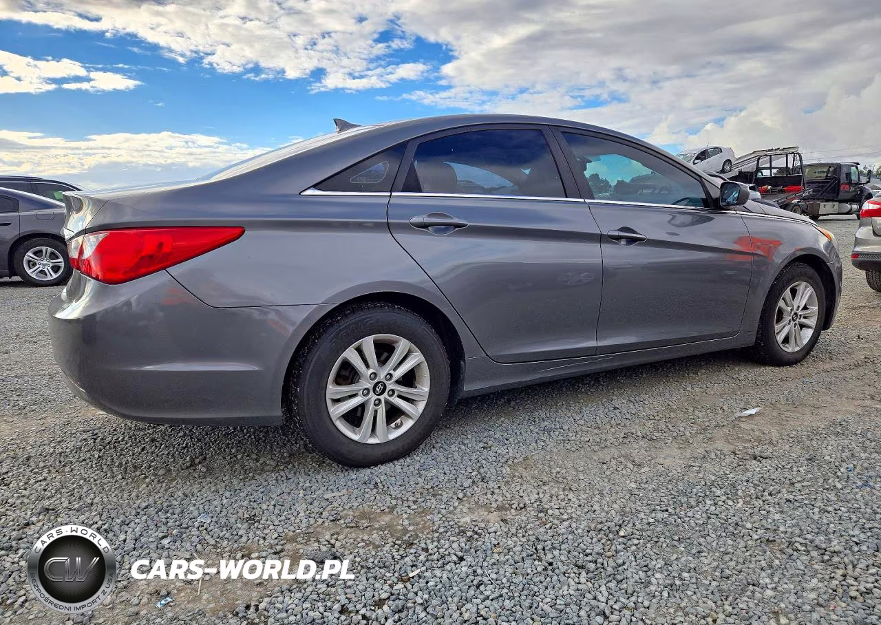 2013 Hyundai Sonata Gls VIN:5NPEB4AC9DH747749 - 3