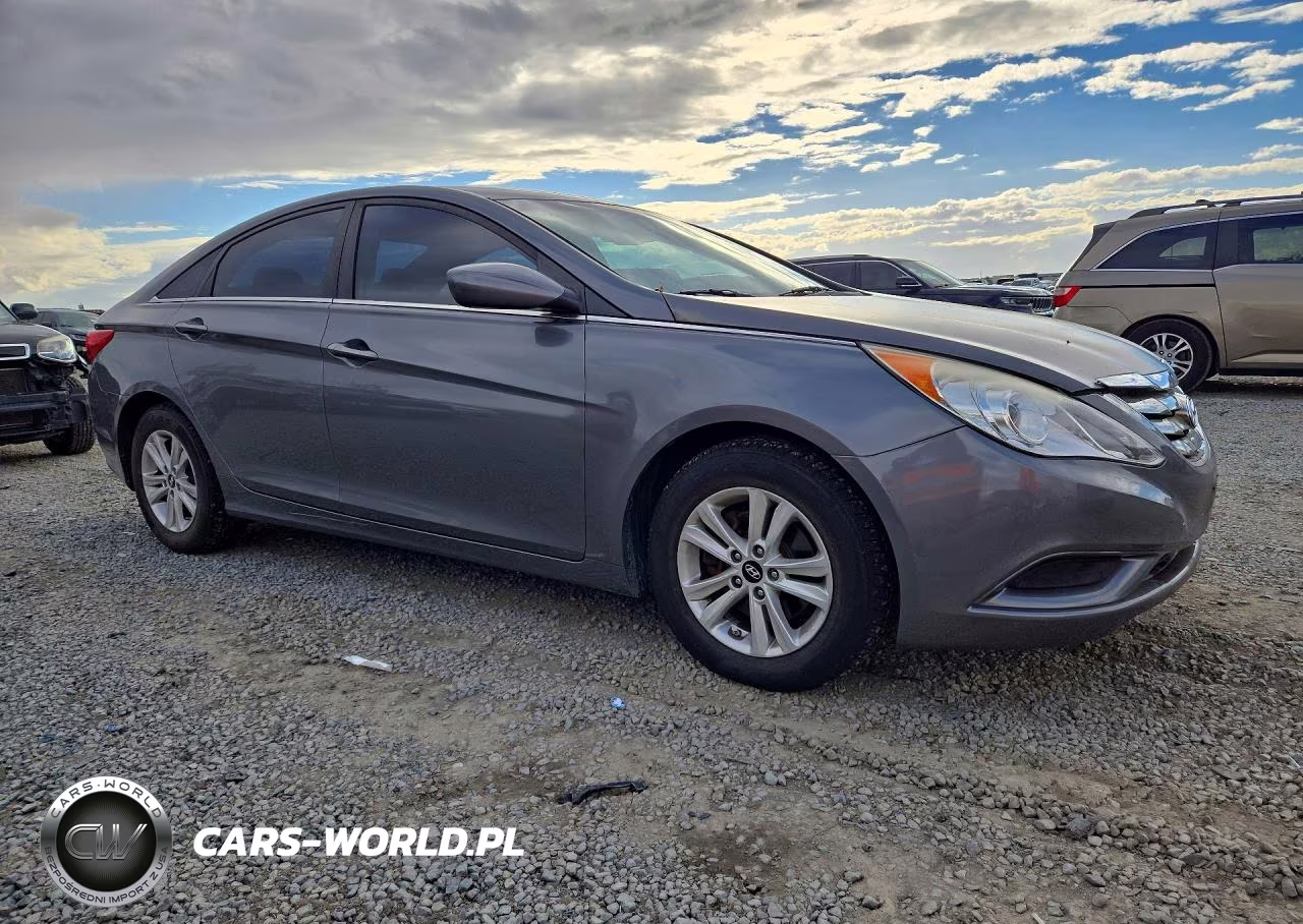 2013 Hyundai Sonata Gls VIN:5NPEB4AC9DH747749 - 4