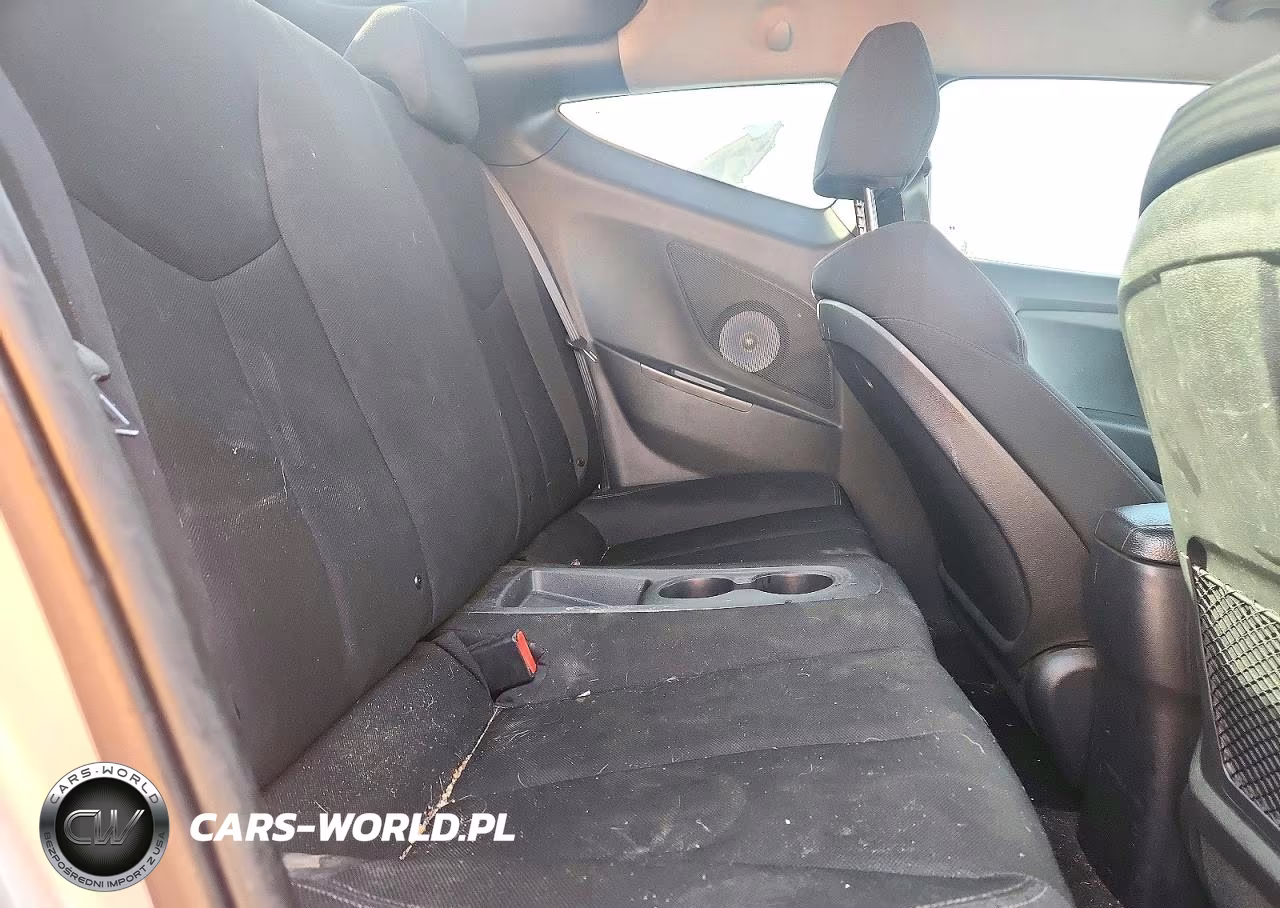 2017 Hyundai Veloster Base VIN:KMHTC6AD5HU312100 - 10