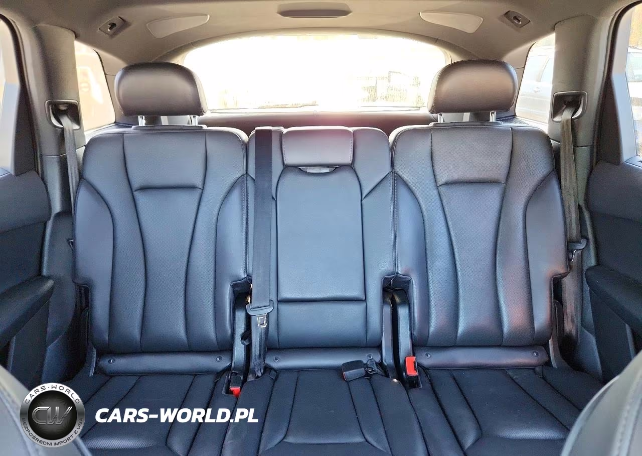 2017 Audi Q7 Prestige VIN:WA1VAAF75HD053157 - 10