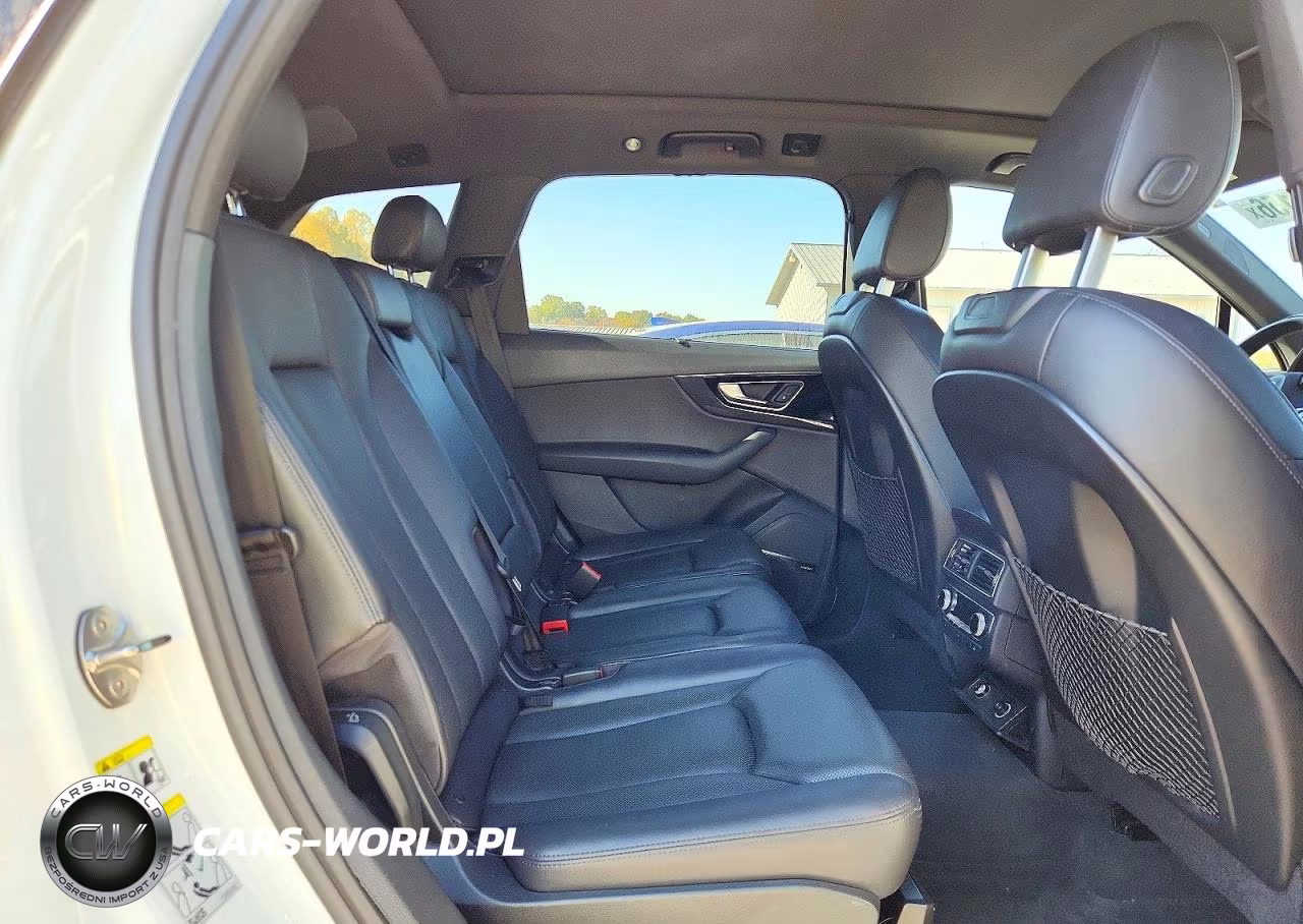 2017 Audi Q7 Prestige VIN:WA1VAAF75HD053157 - 11