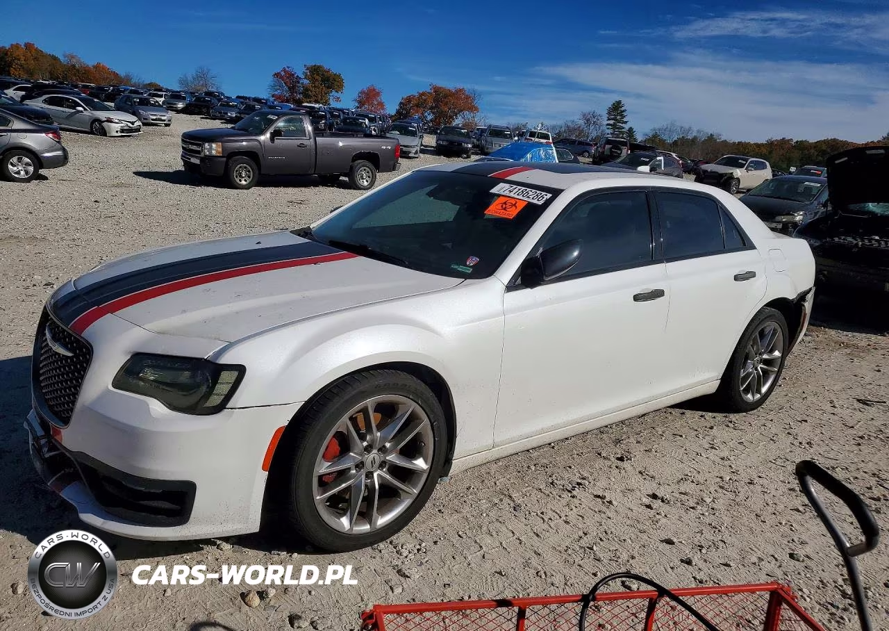 2015 Chrysler 300C Platinum VIN:2C3CCASG6FH923435 - 1