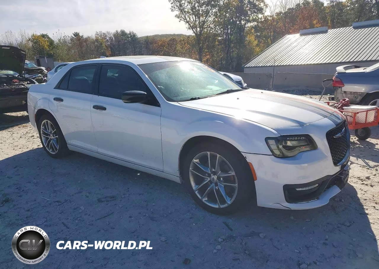 2015 Chrysler 300C Platinum VIN:2C3CCASG6FH923435 - 4