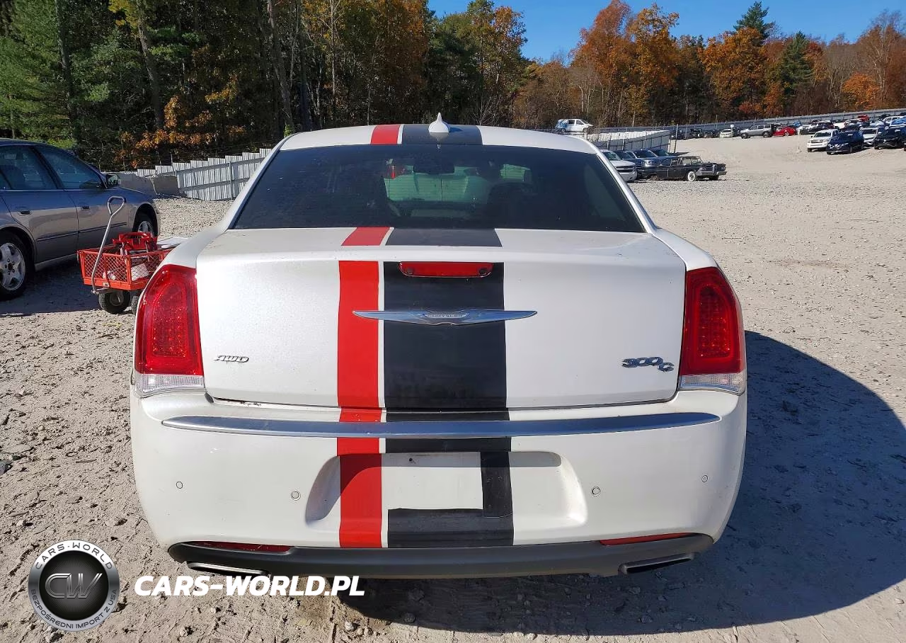 2015 Chrysler 300C Platinum VIN:2C3CCASG6FH923435 - 6