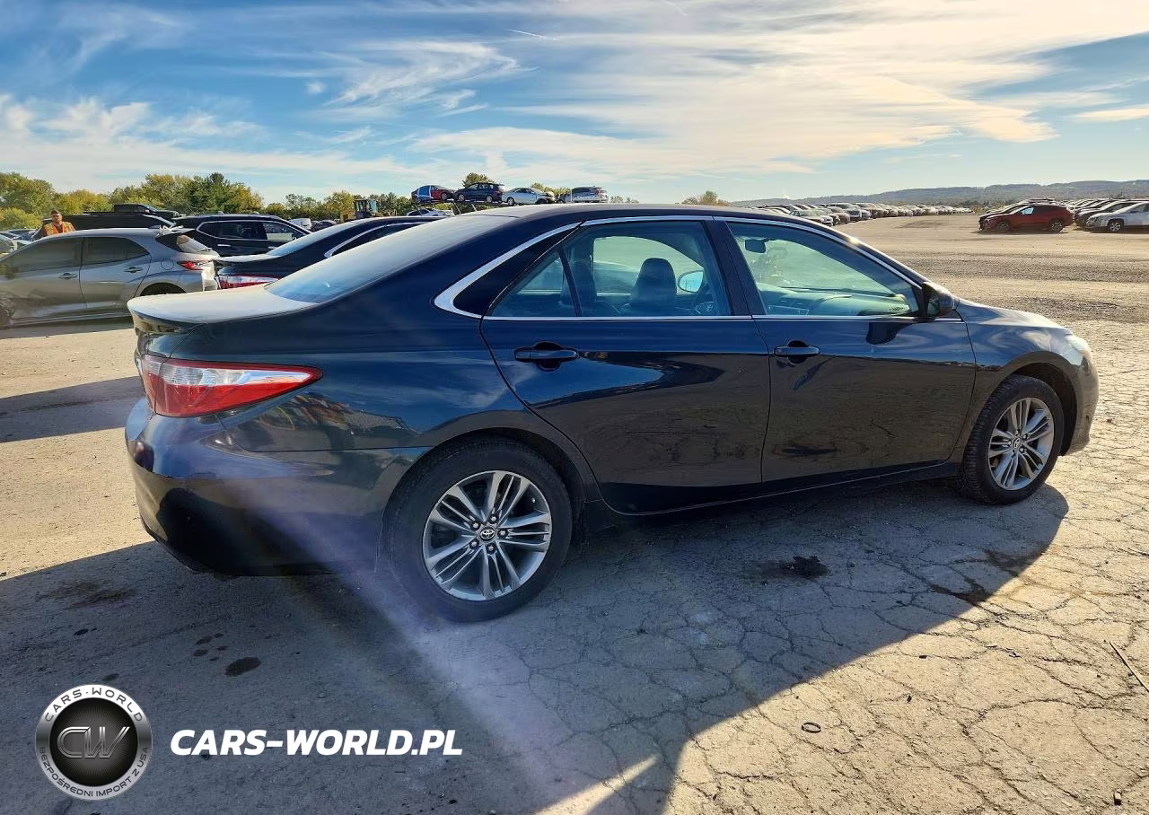 2017 Toyota Camry Le VIN:4T1BF1FK2HU332155 - 3