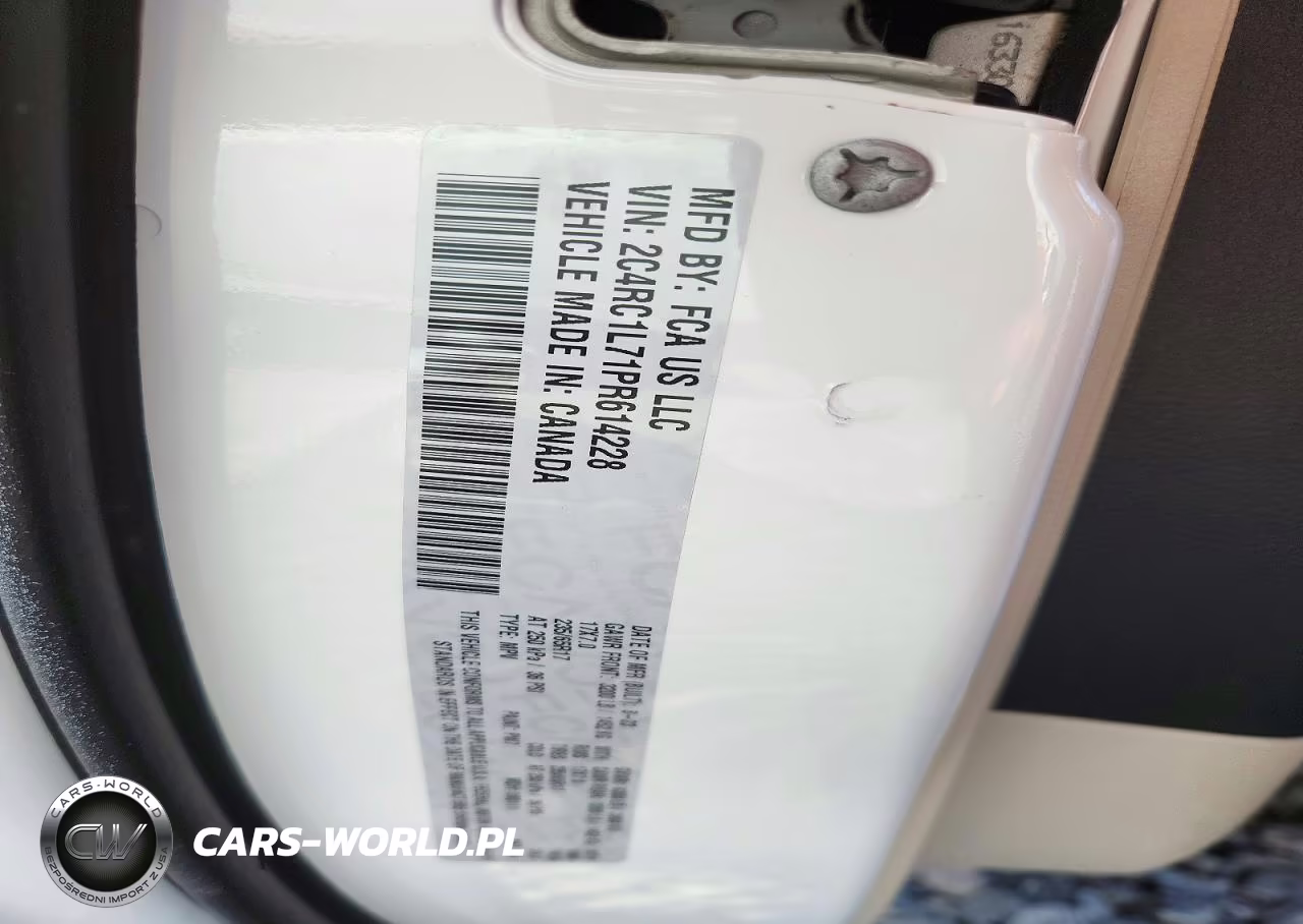 2023 Chrysler Pacifica Hybrid Touring L VIN:2C4RC1L71PR614228 - 14