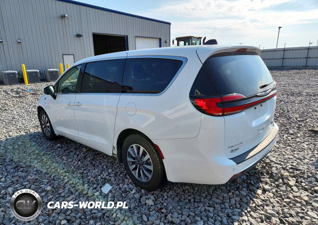 2023 Chrysler Pacifica Hybrid Touring L VIN:2C4RC1L71PR614228 - 2